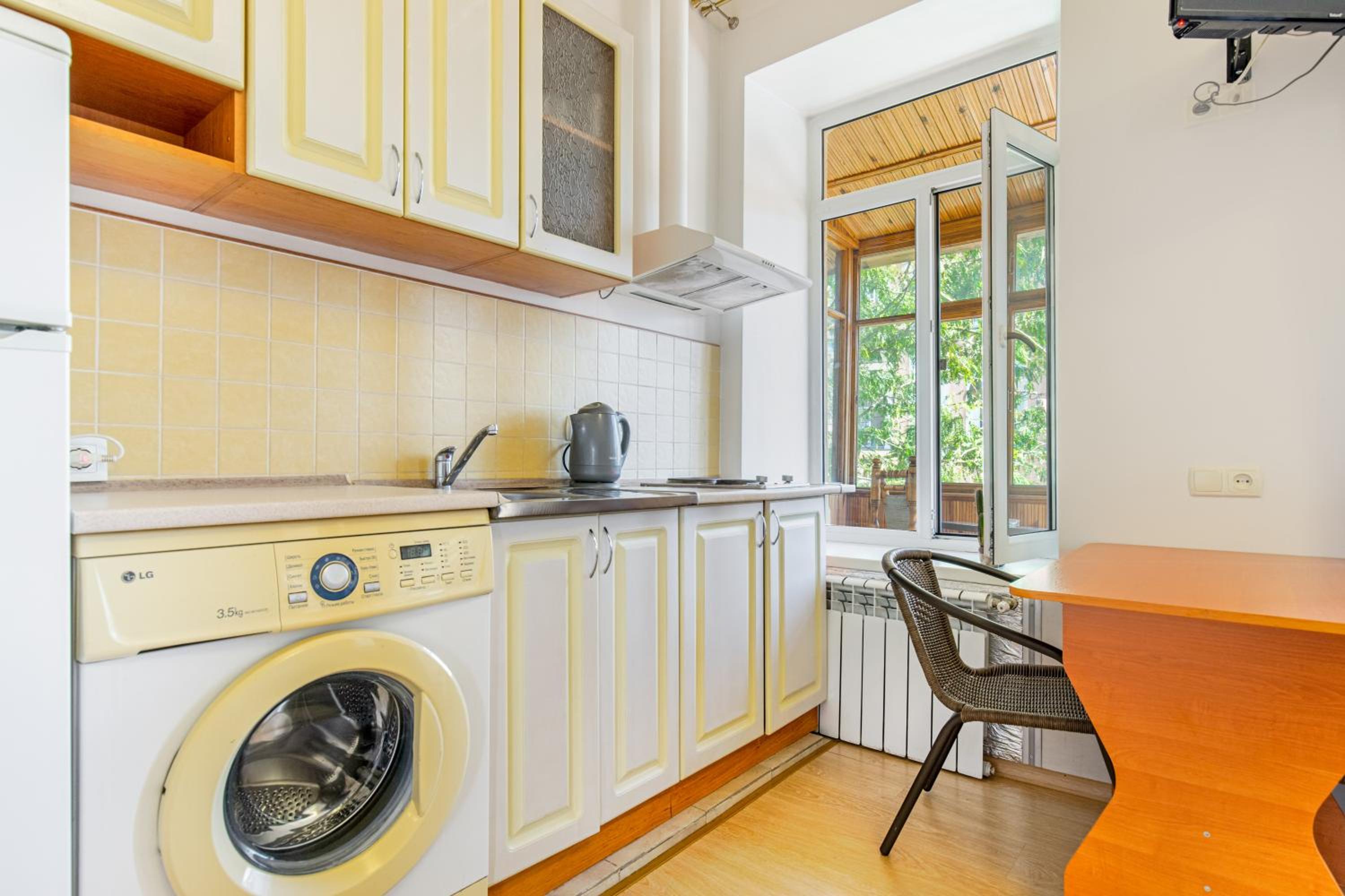 Best Apartment in the city centre view 5