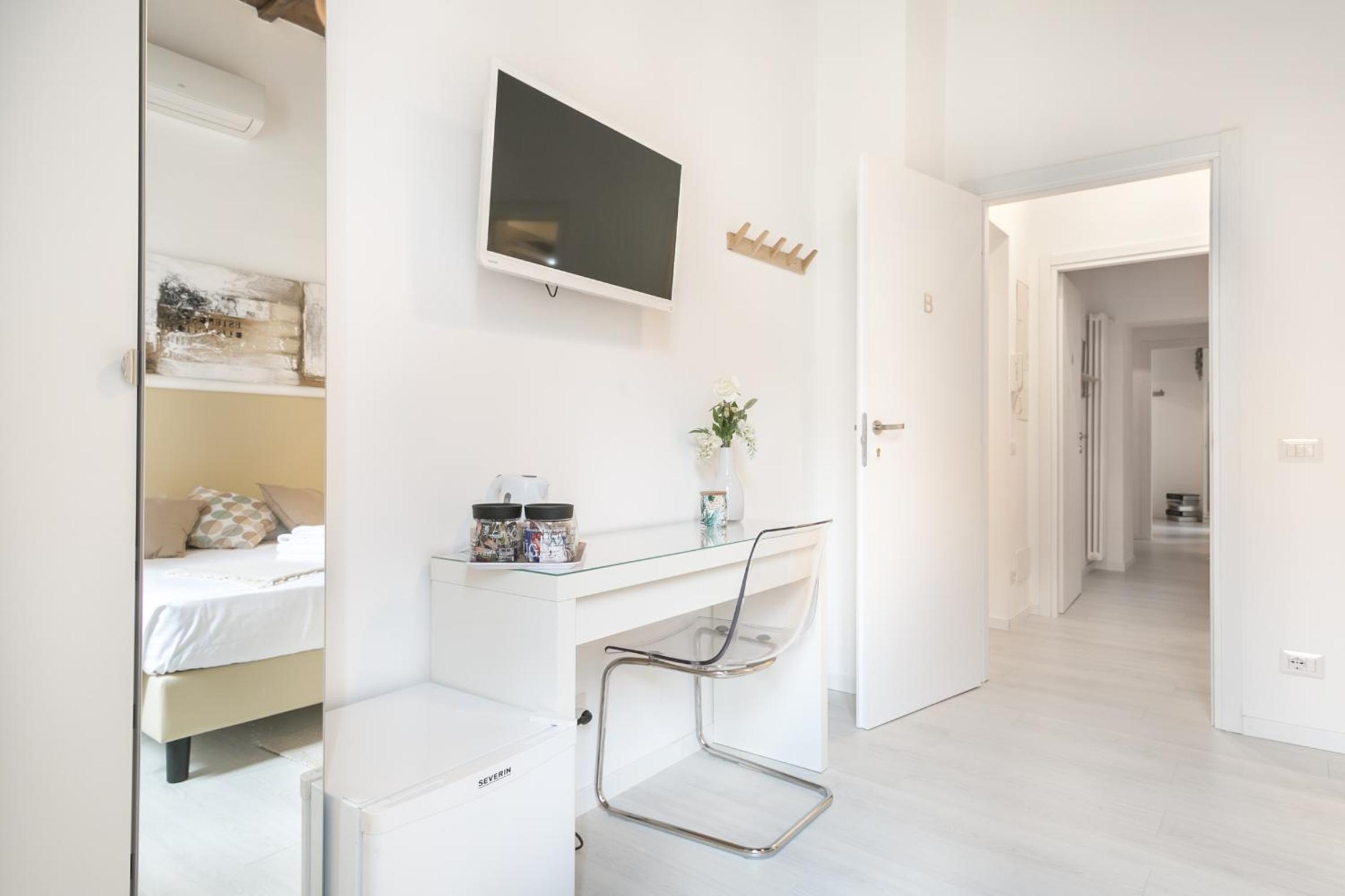 White Ostilia Apartments
