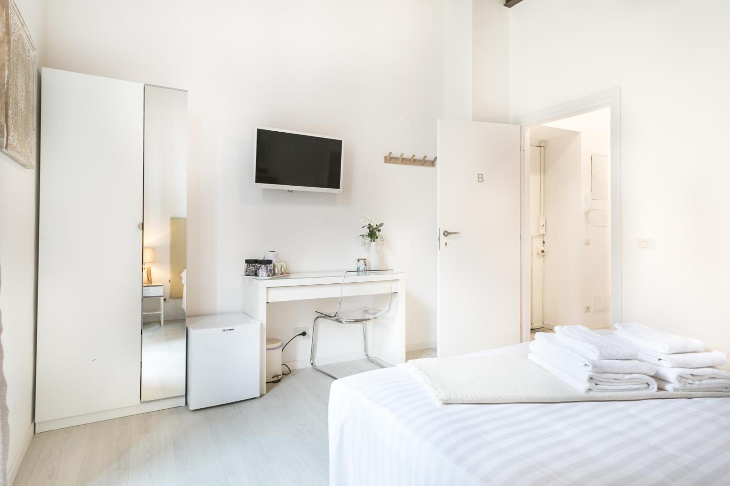 White Ostilia Apartments