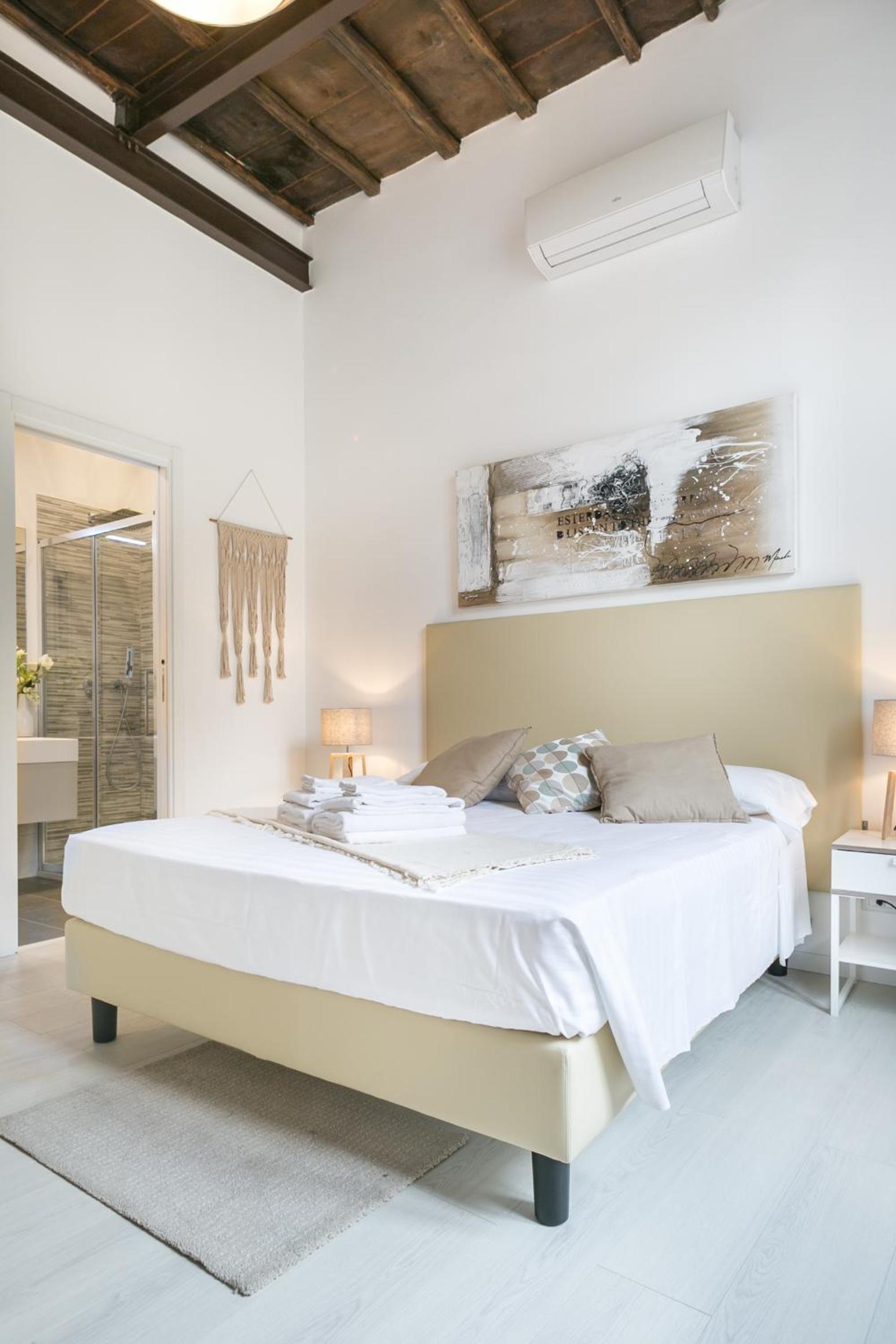 White Ostilia Apartments