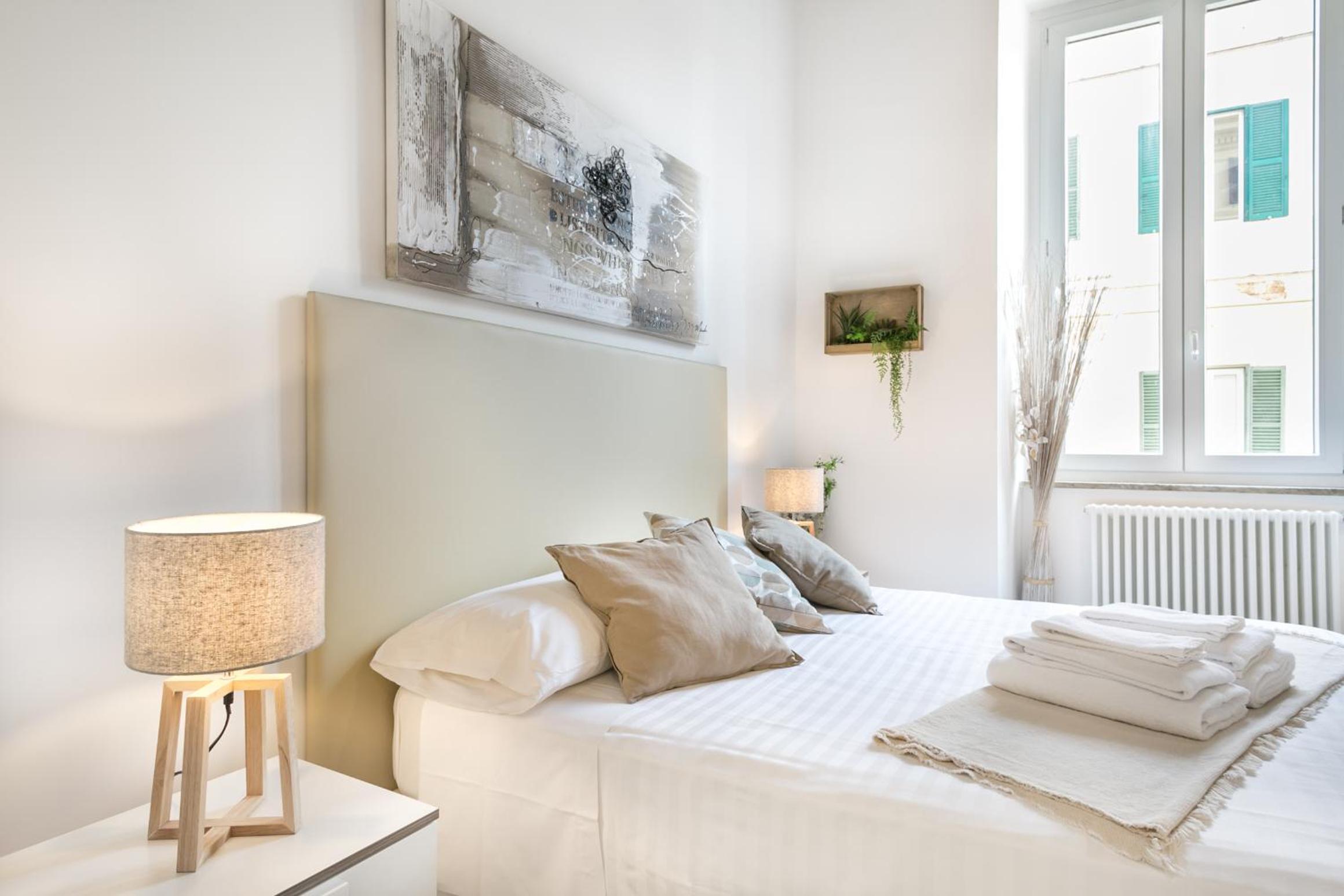 White Ostilia Apartments