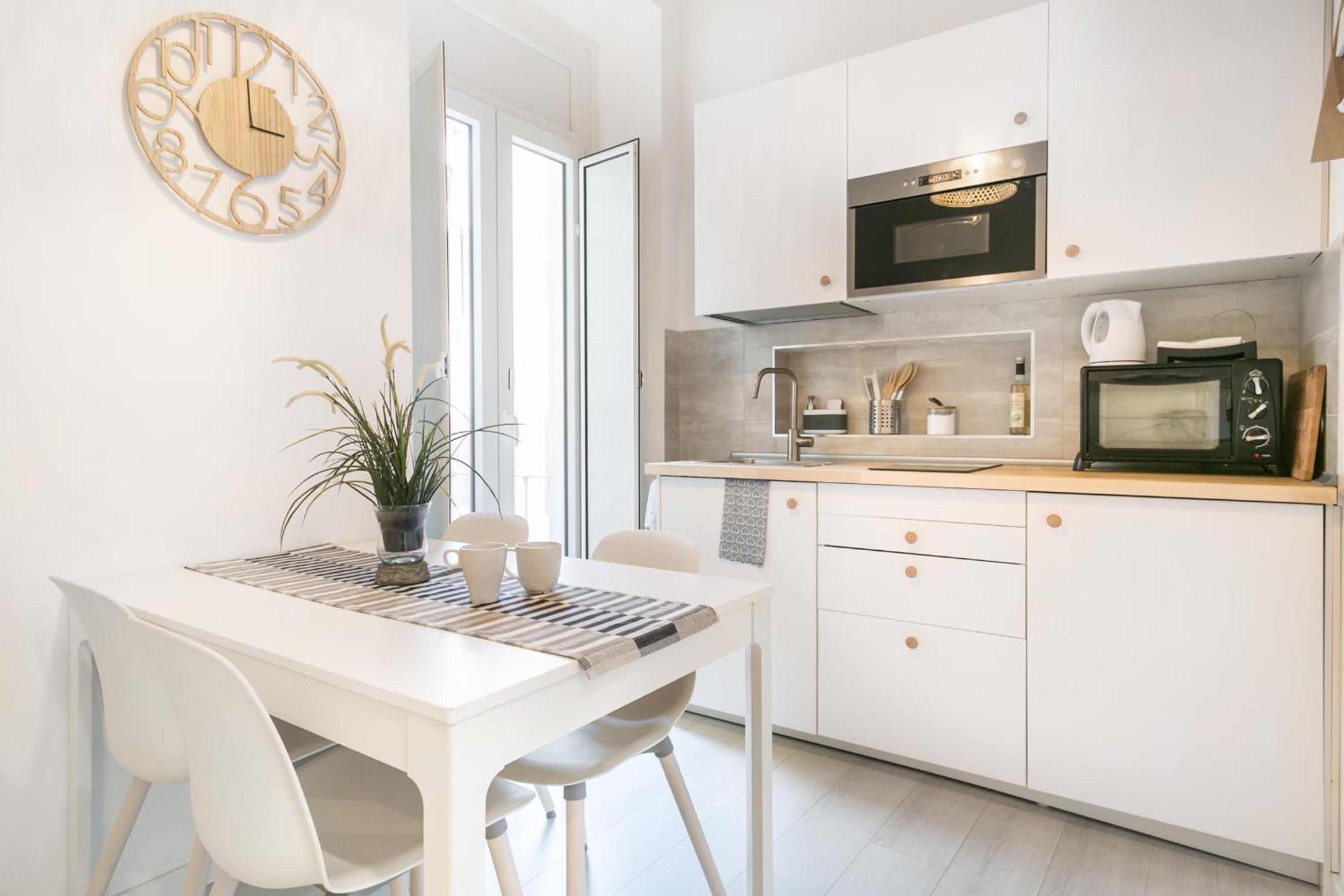 White Ostilia Apartments