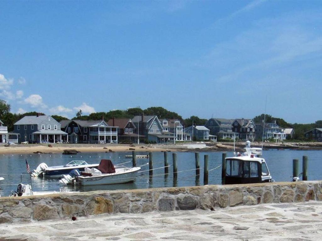 1860's Colonial House Near Downtown and Beaches! view 4