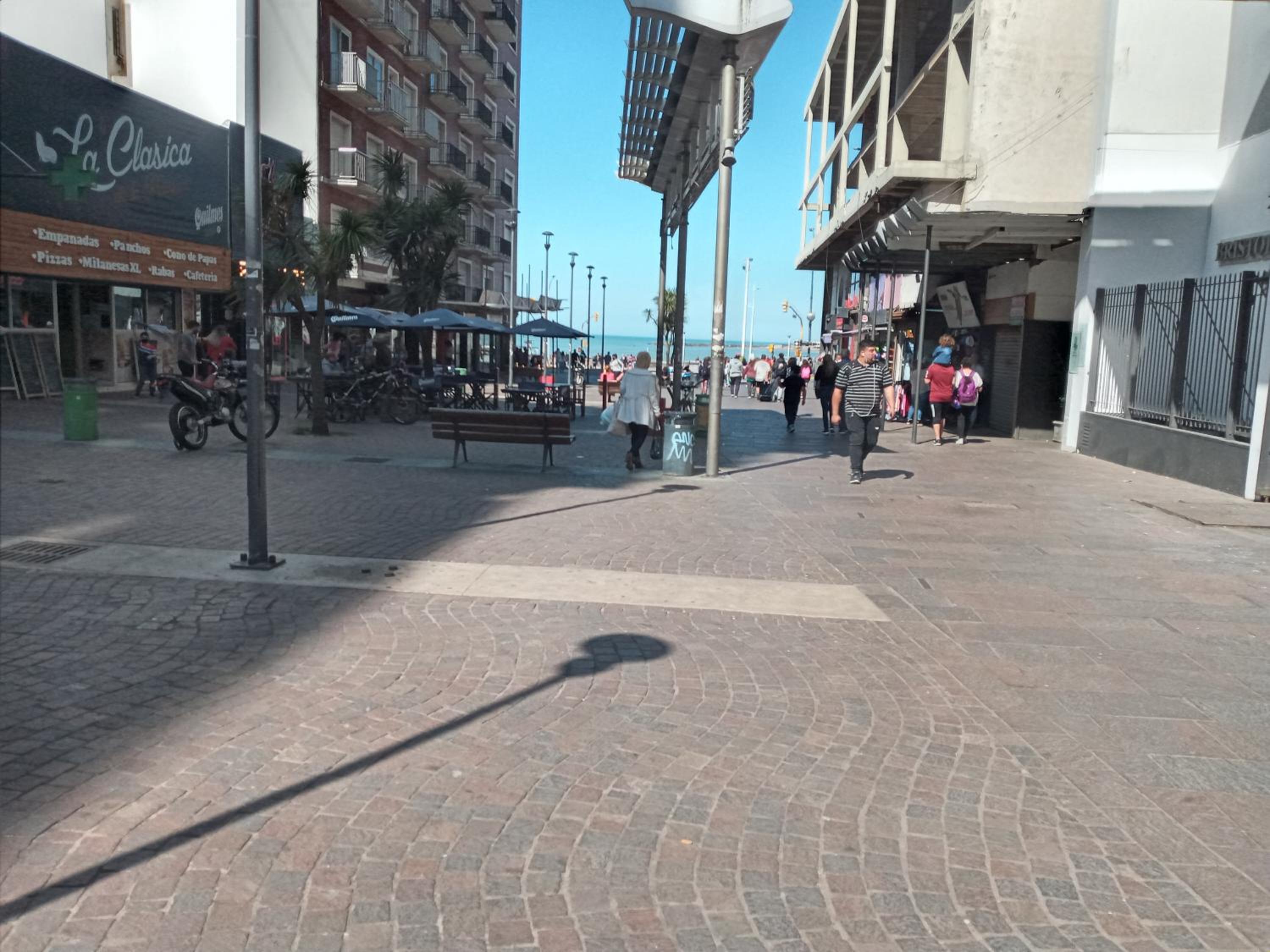 1 Ambiente PLENO CENTRO-1 cuadra CASINO-PEATONAL-Playa PUNTA IGLESIAS-POPULAR