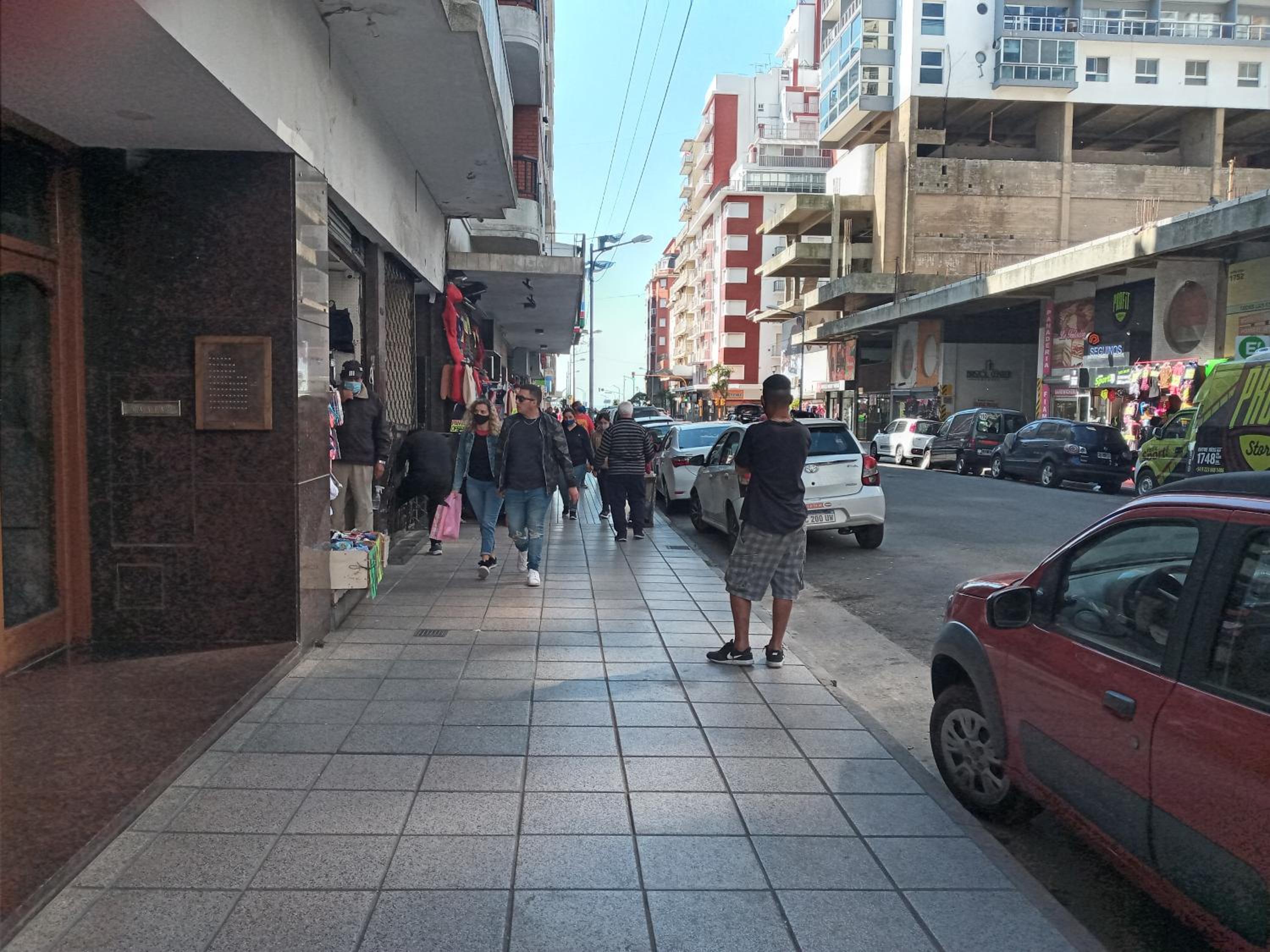 1 Ambiente PLENO CENTRO-1 cuadra CASINO-PEATONAL-Playa PUNTA IGLESIAS-POPULAR