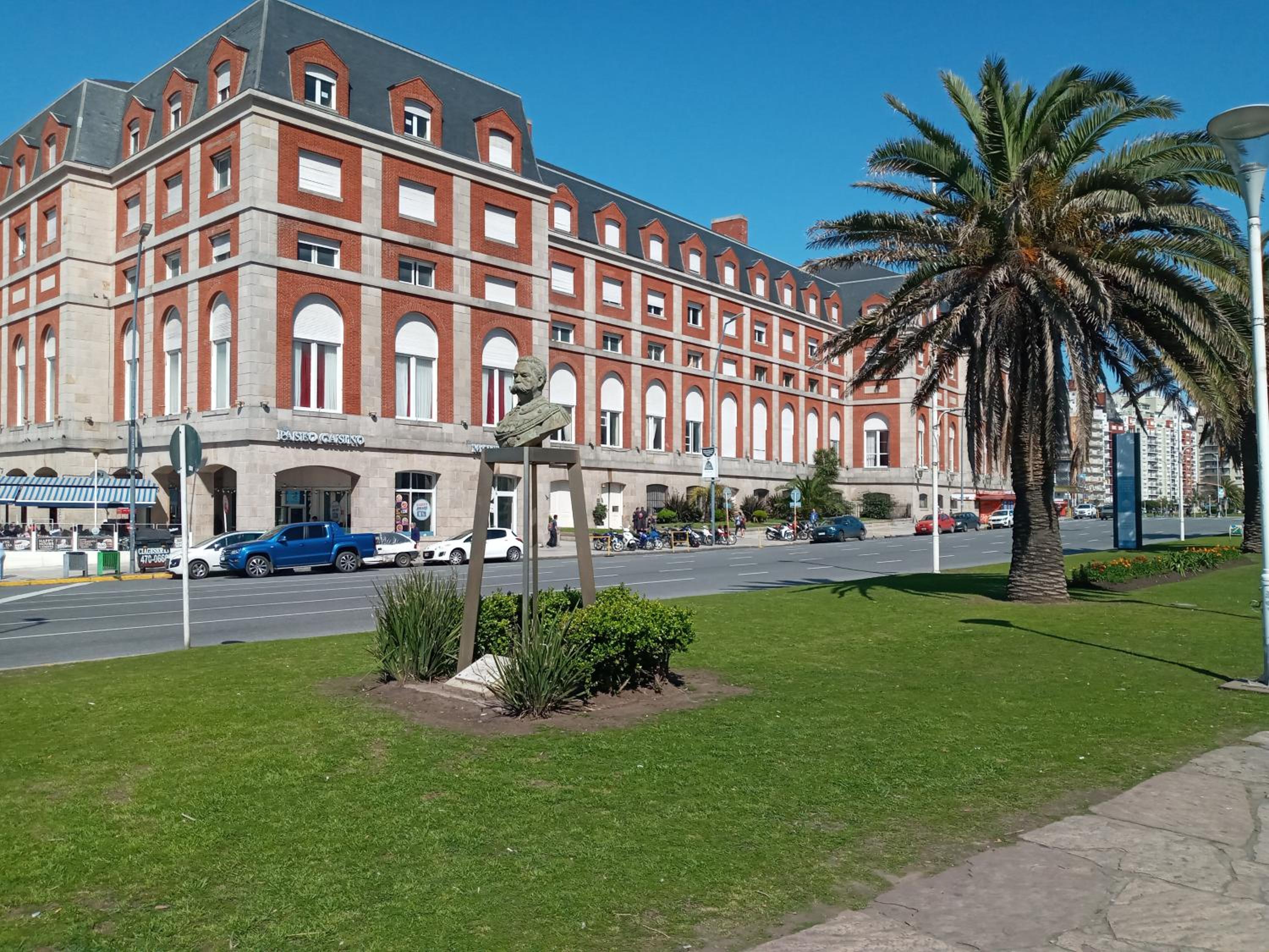 1 Ambiente PLENO CENTRO-1 cuadra CASINO-PEATONAL-Playa PUNTA IGLESIAS-POPULAR