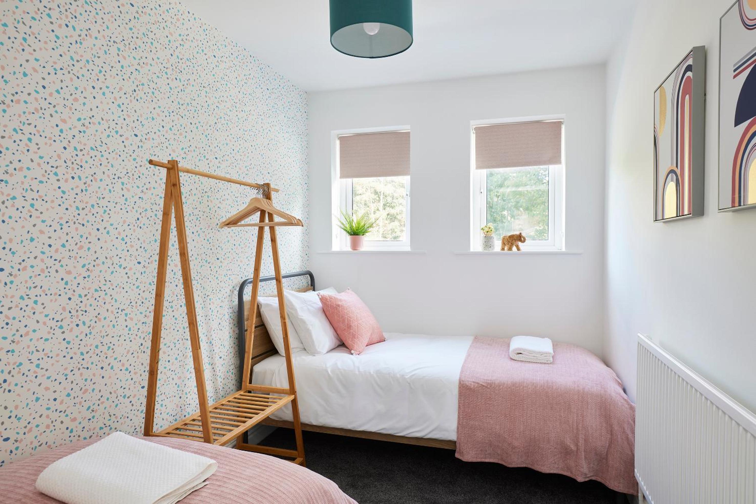Links to M62 - 3 bedroom property view 2