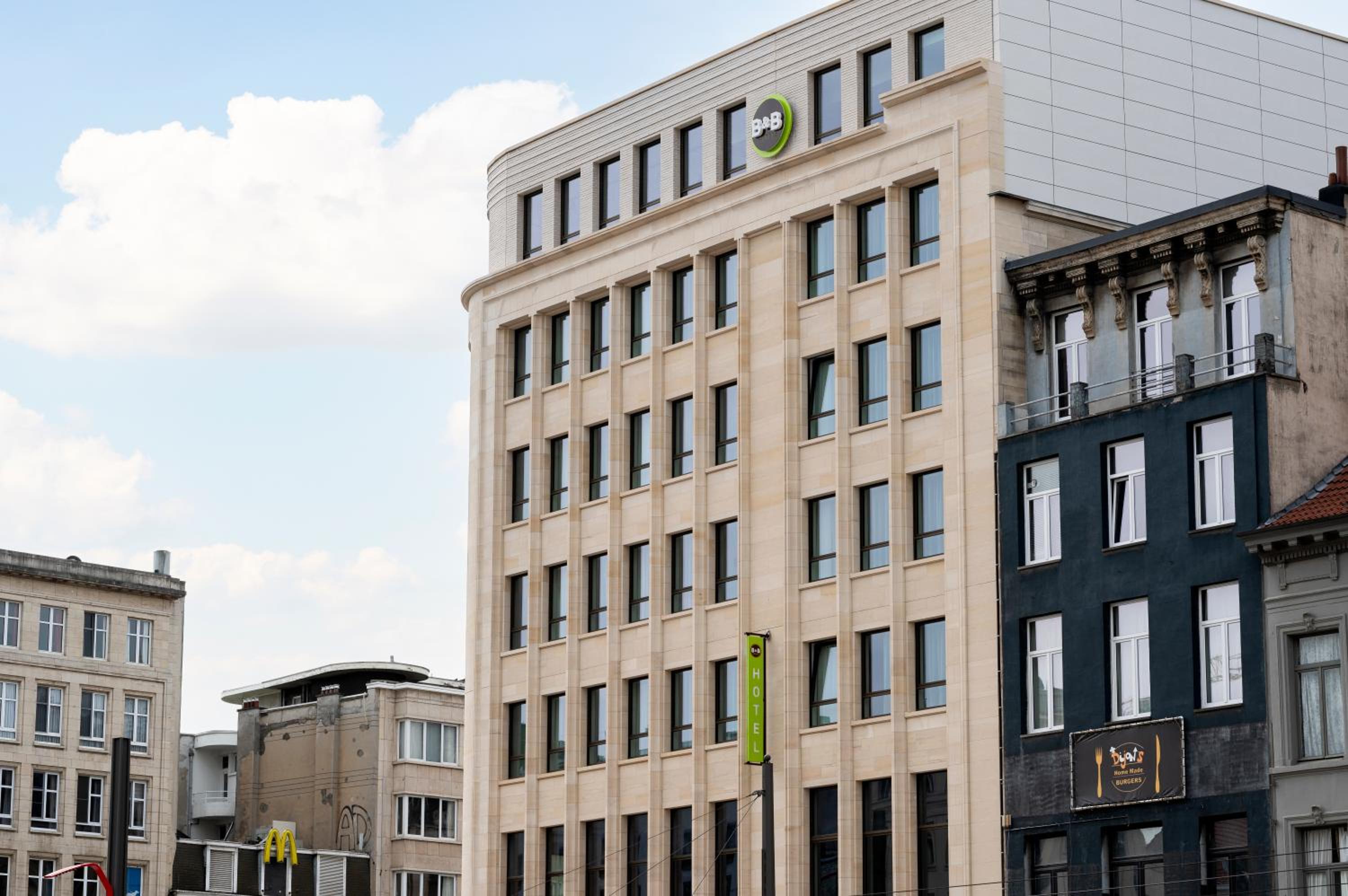 Hotel B&B HOTEL Antwerpen Centrum - Image 1