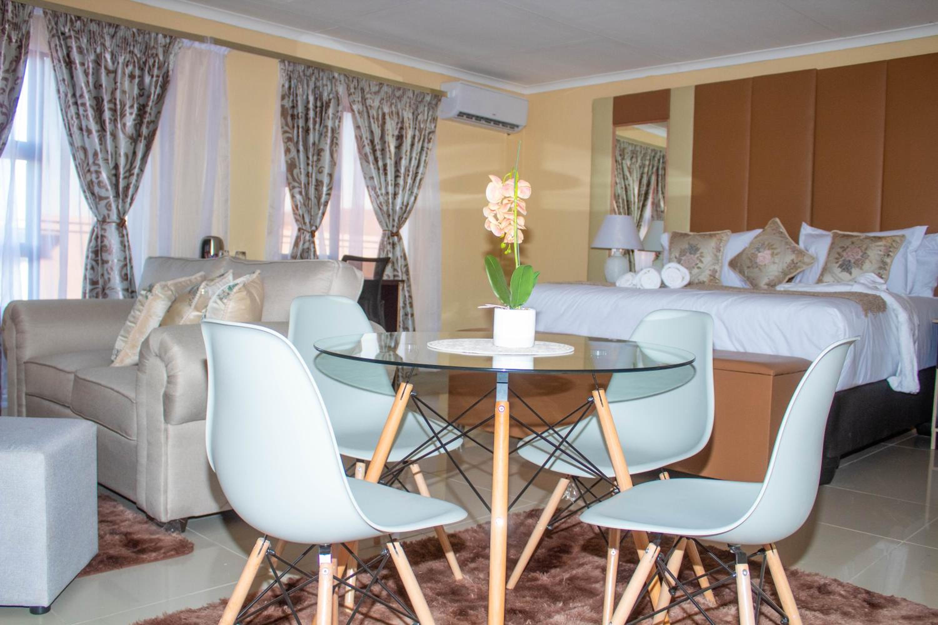 Clifford's Rufaro Hotel, Conference & Spa