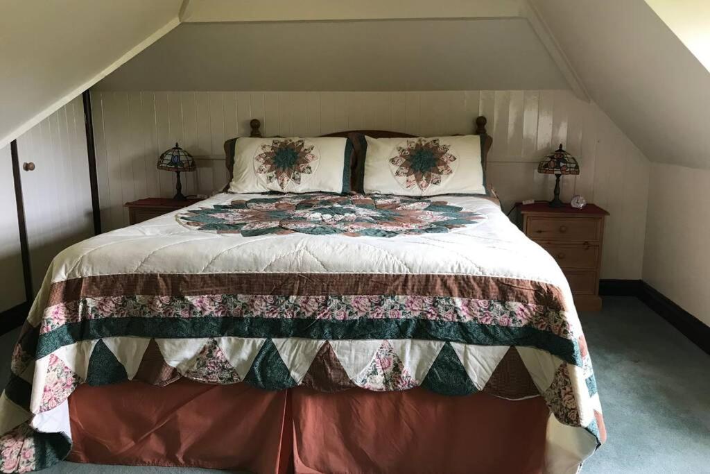 Comfortable and a spacious retreat for two view 3