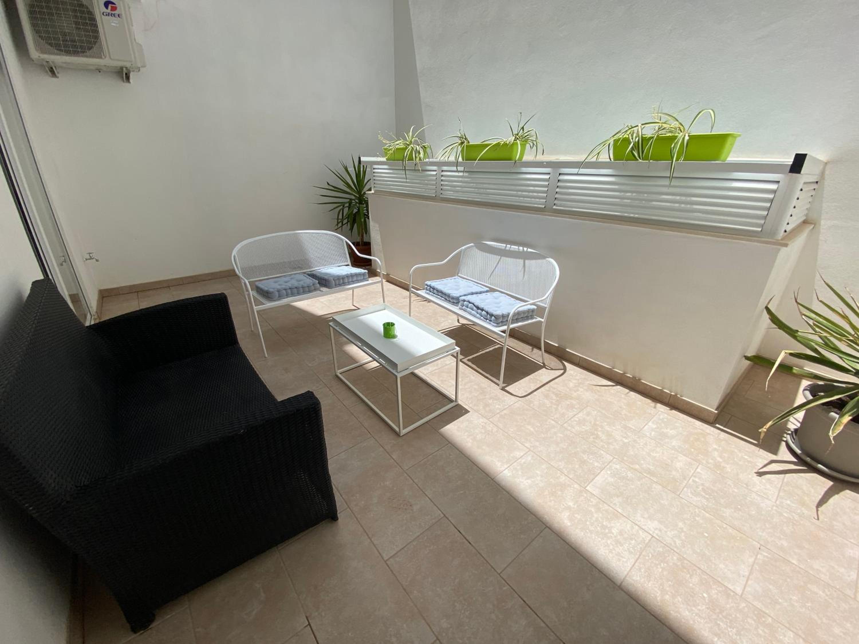 Sunshine Apartments Mellieha - modern three bedroom ground floor apartment with yard photo 2