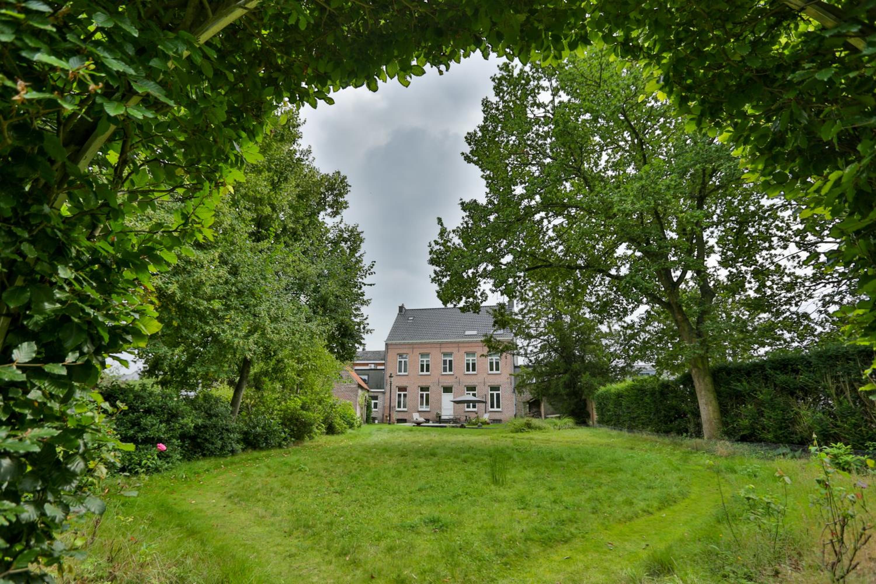 Amand'eau - zwemvijver, zonneterras, grote tuin view 3