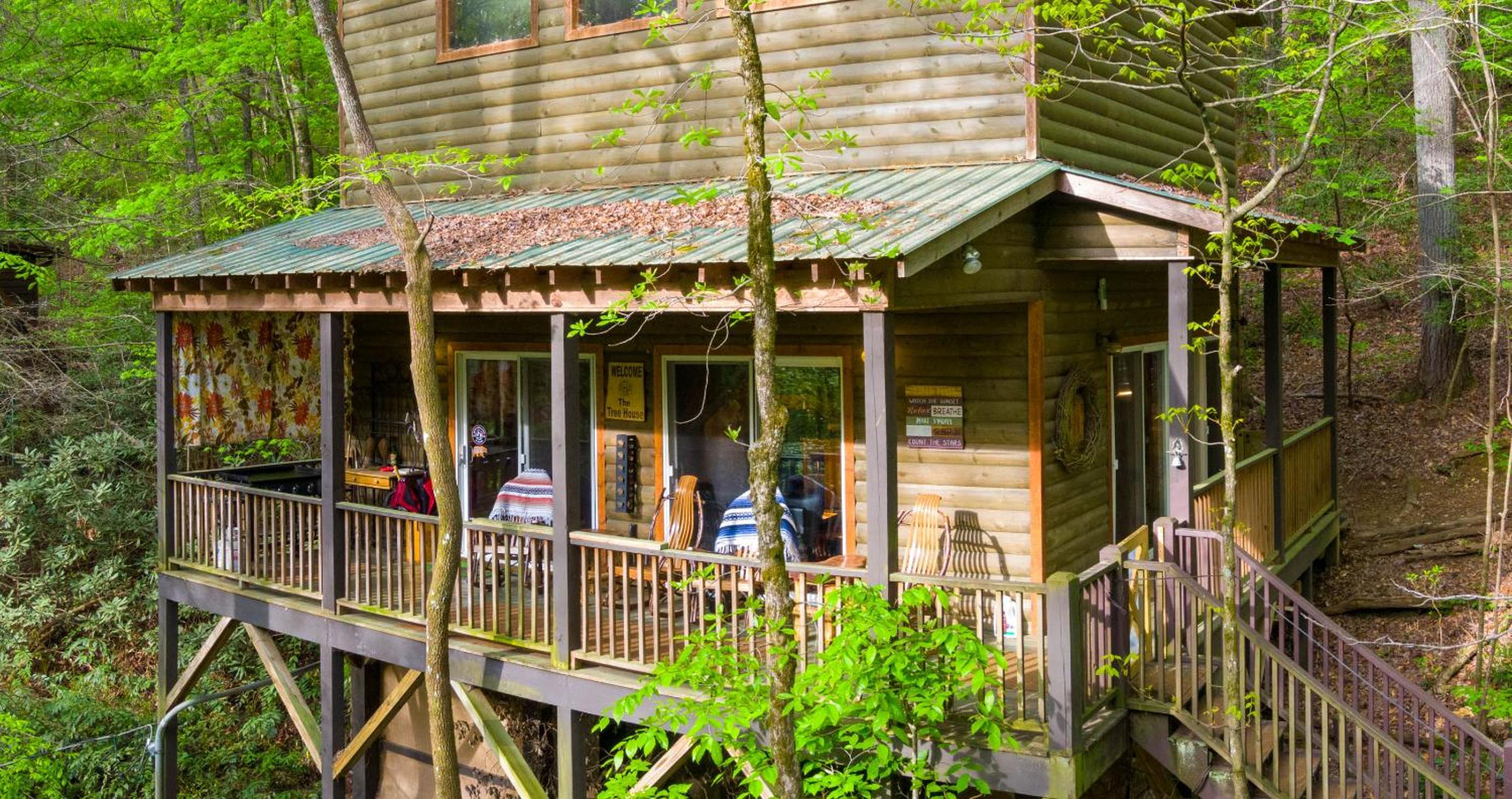 The TreeHouse - Rocking Chair Deck with Hot Tub below, Walking Distance to Downtown Helen, Sleeps 5 view 4