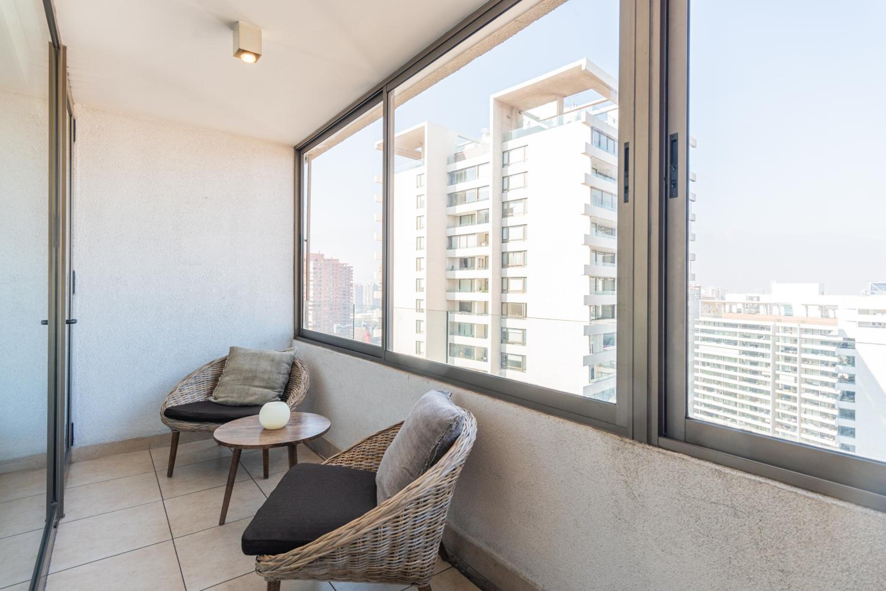 Kennedy Retreat 1BR With Parking Smart TV Pool & Gym