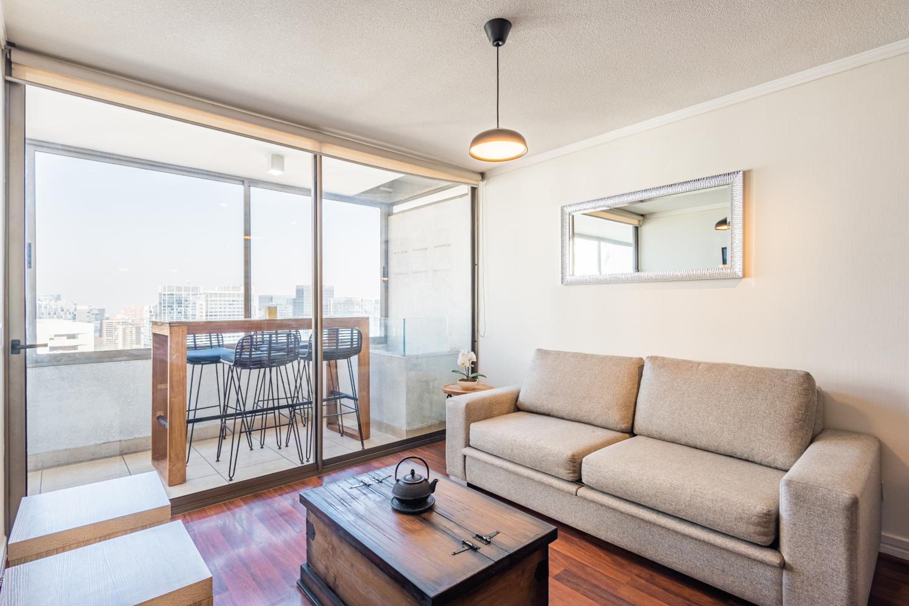 Kennedy Retreat 1BR With Parking Smart TV Pool & Gym