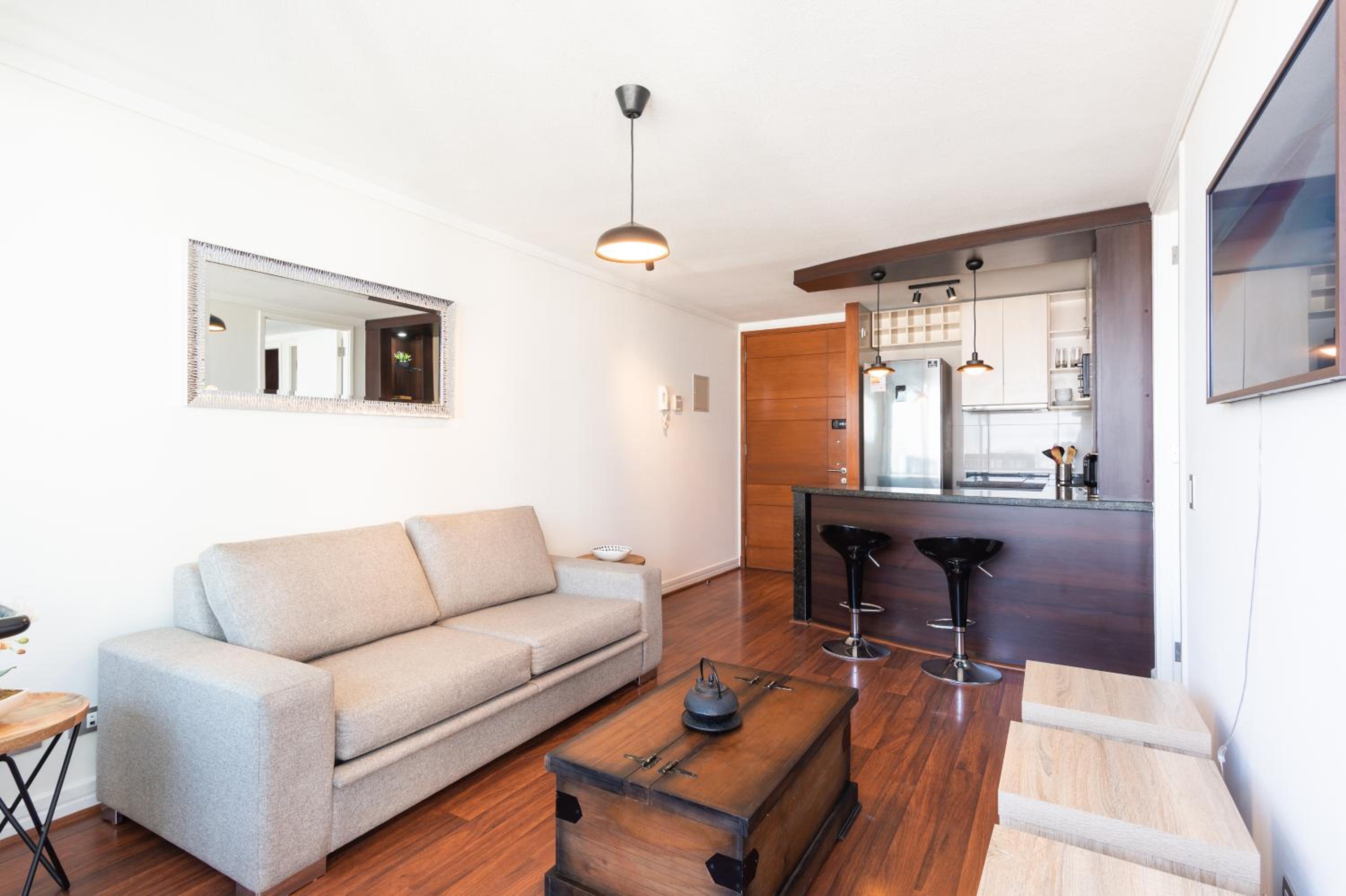 Kennedy Retreat 1BR With Parking Smart TV Pool & Gym