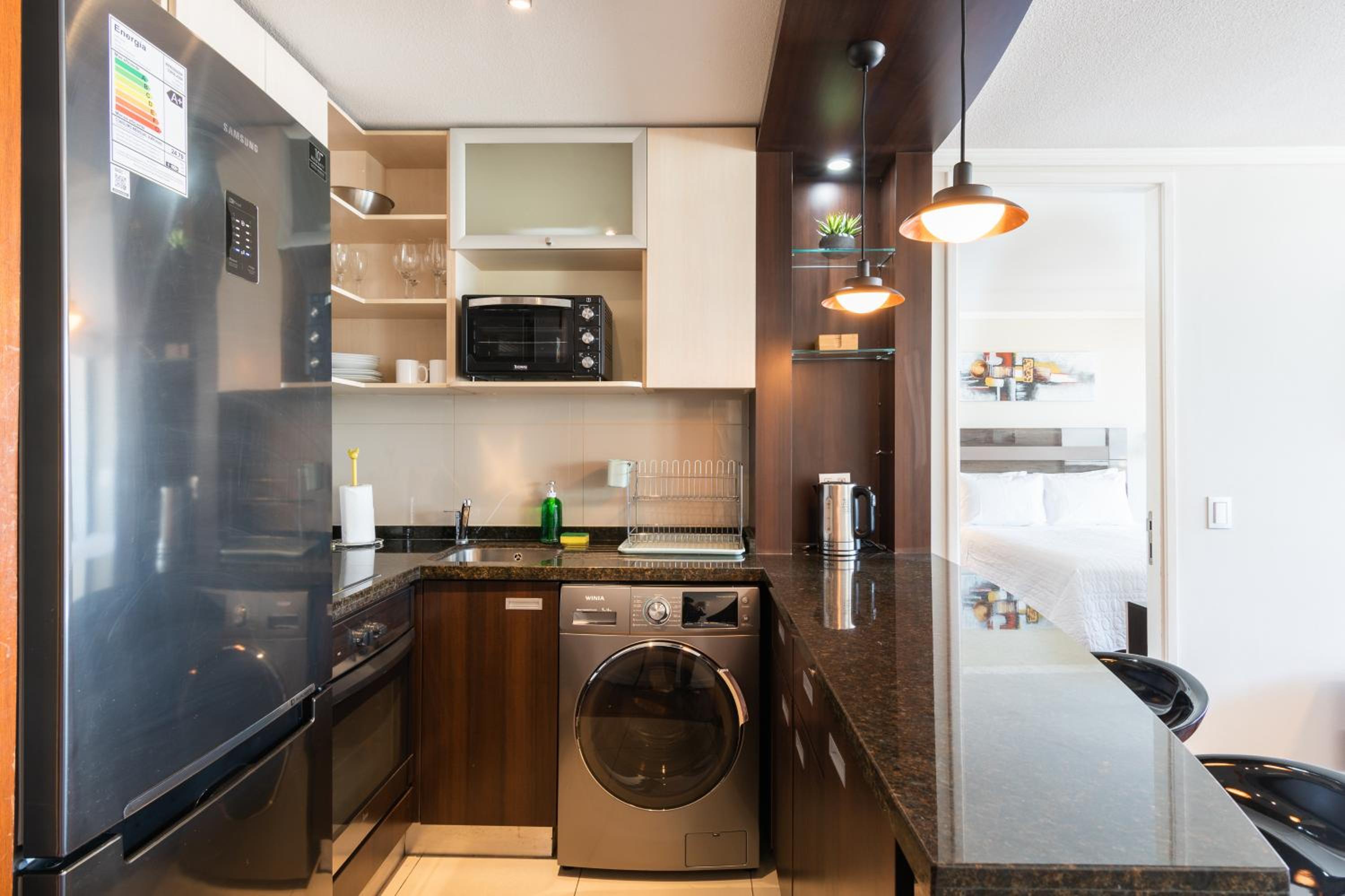 Kennedy Retreat 1BR With Parking Smart TV Pool & Gym