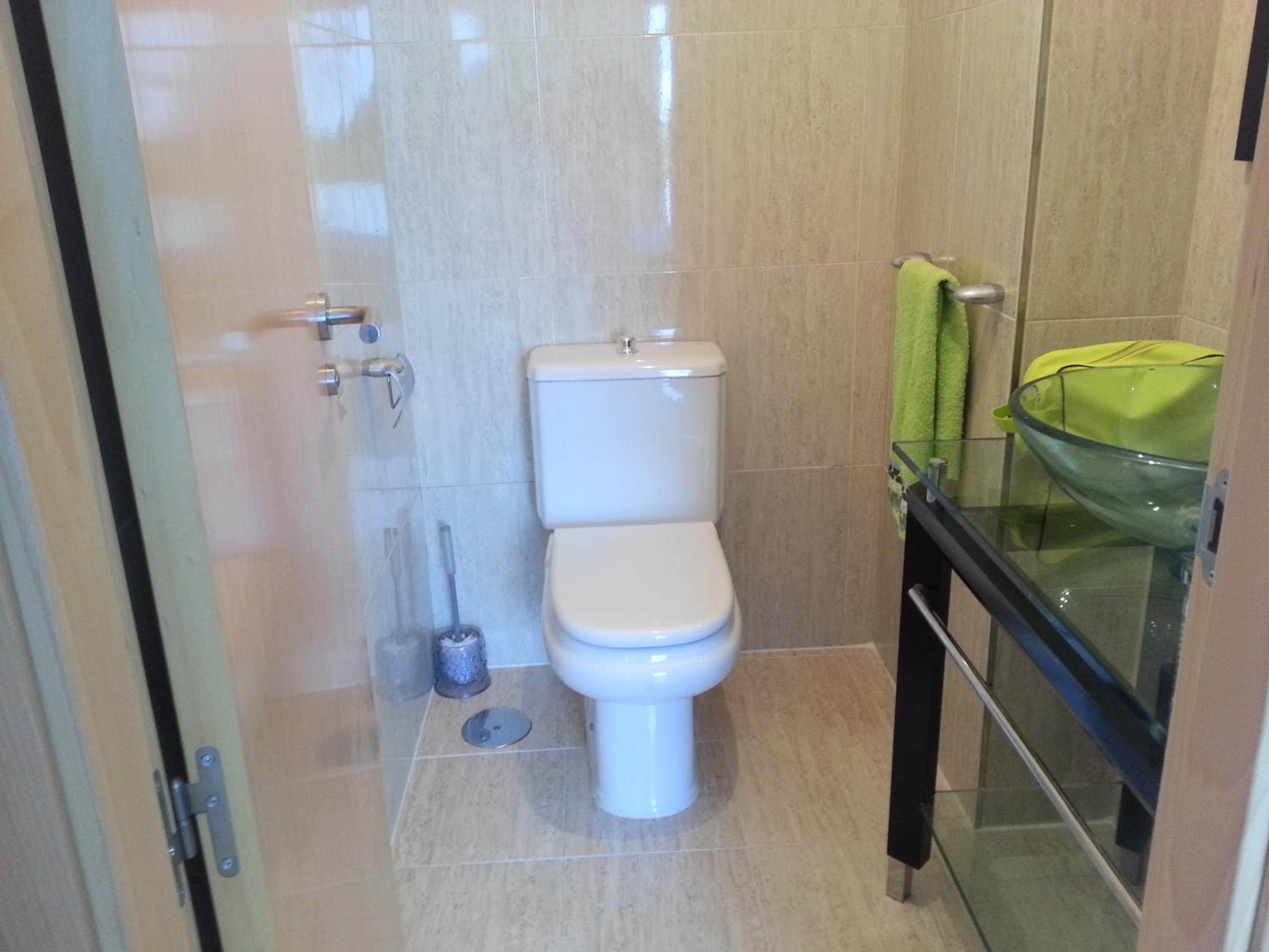 Oliva Nova en Oliva — bathroom