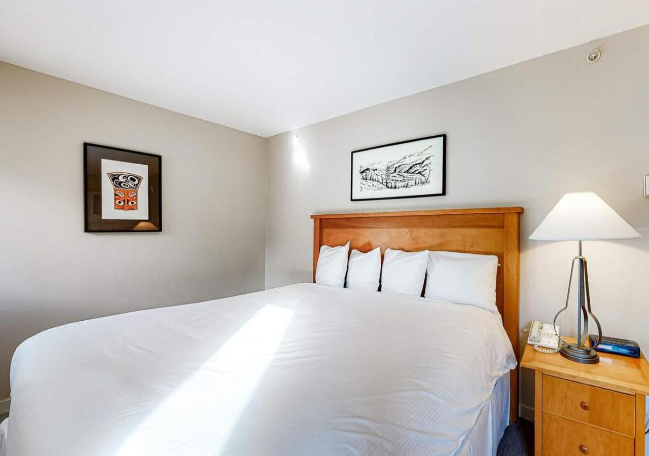 Whistler Peak Lodge by TS