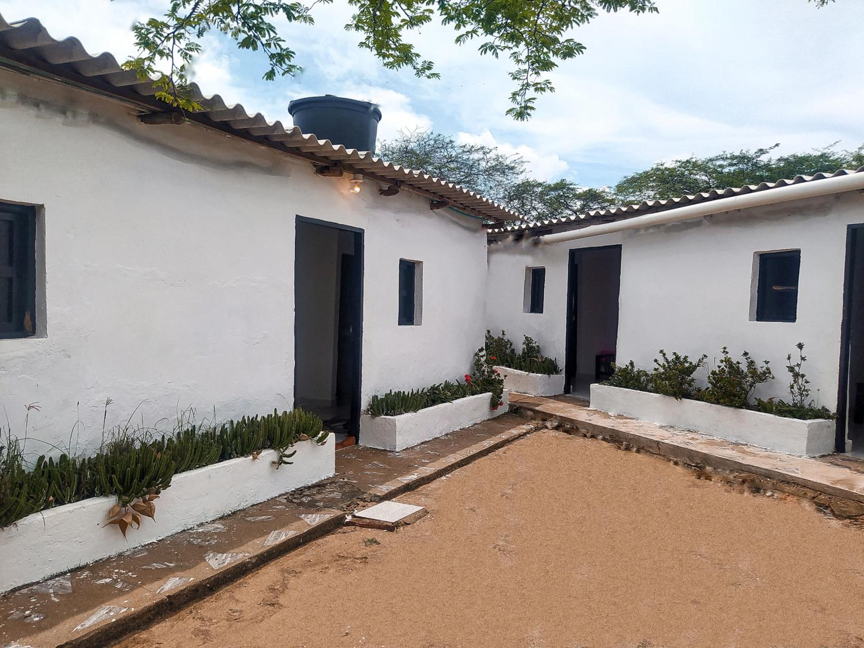Hostal CQ Camarones