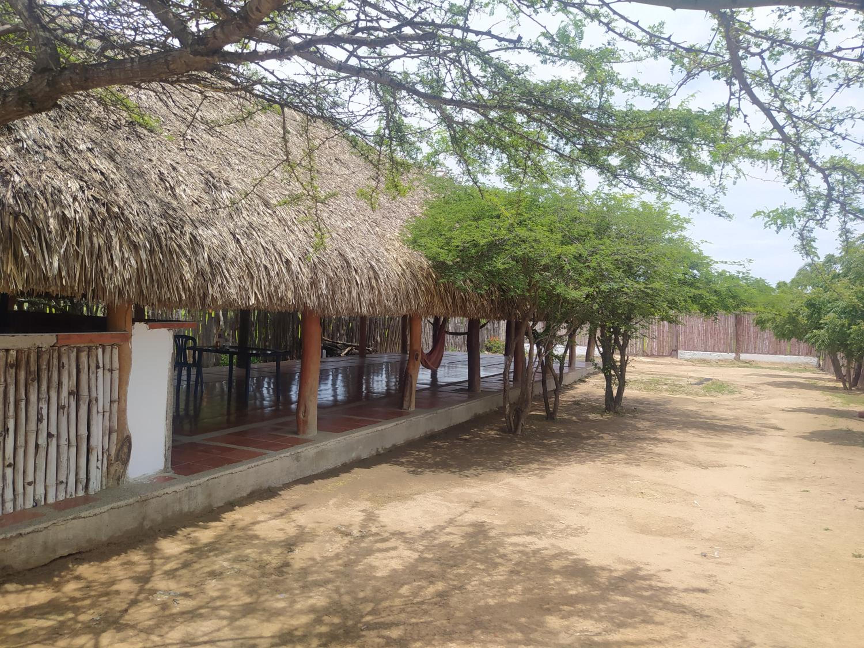 Hostal CQ Camarones