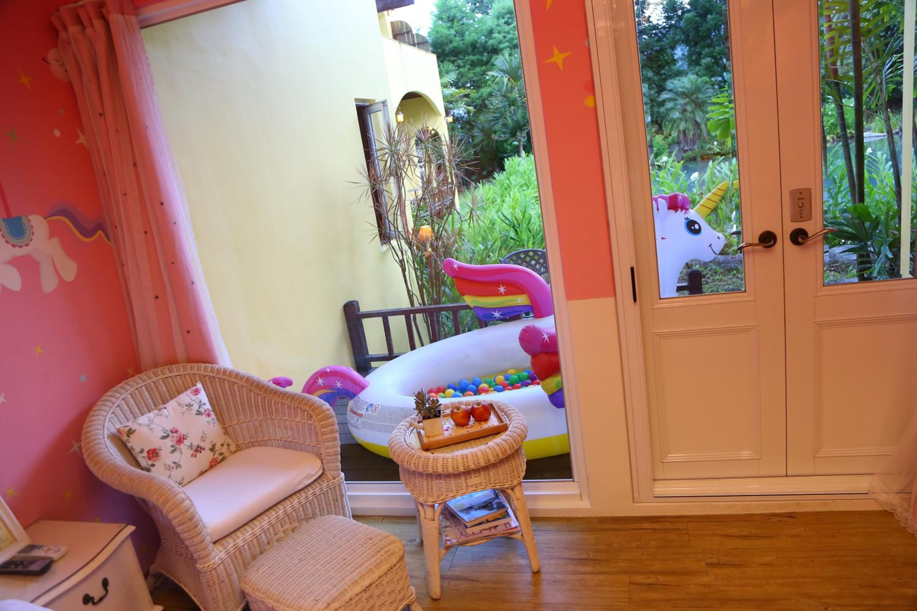 Photo 10