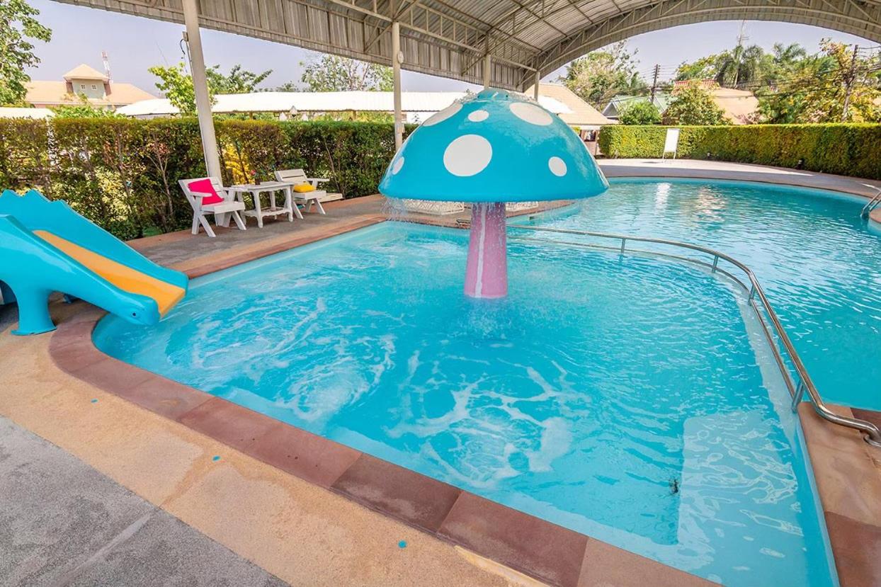 P.Paradise Hotel