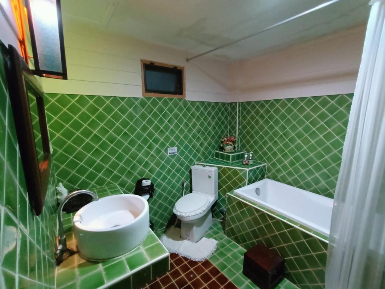 P.Paradise Hotel