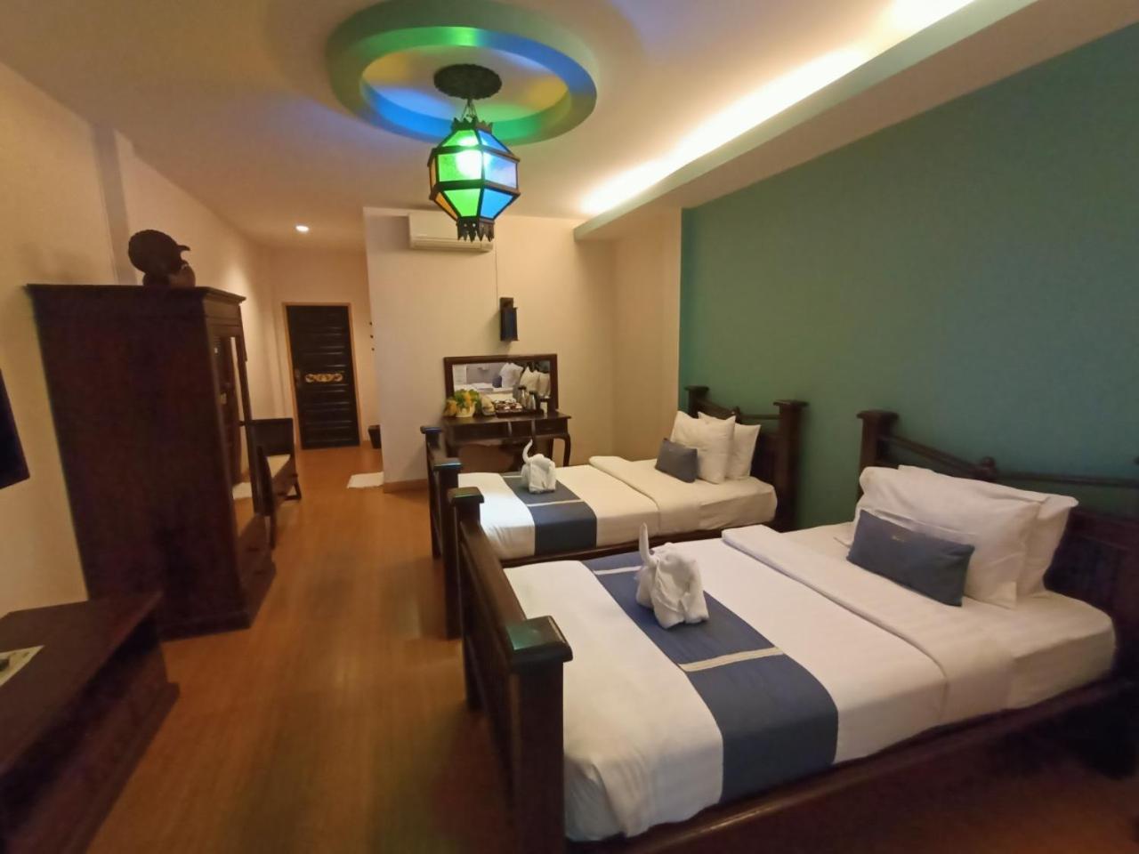 P.Paradise Hotel