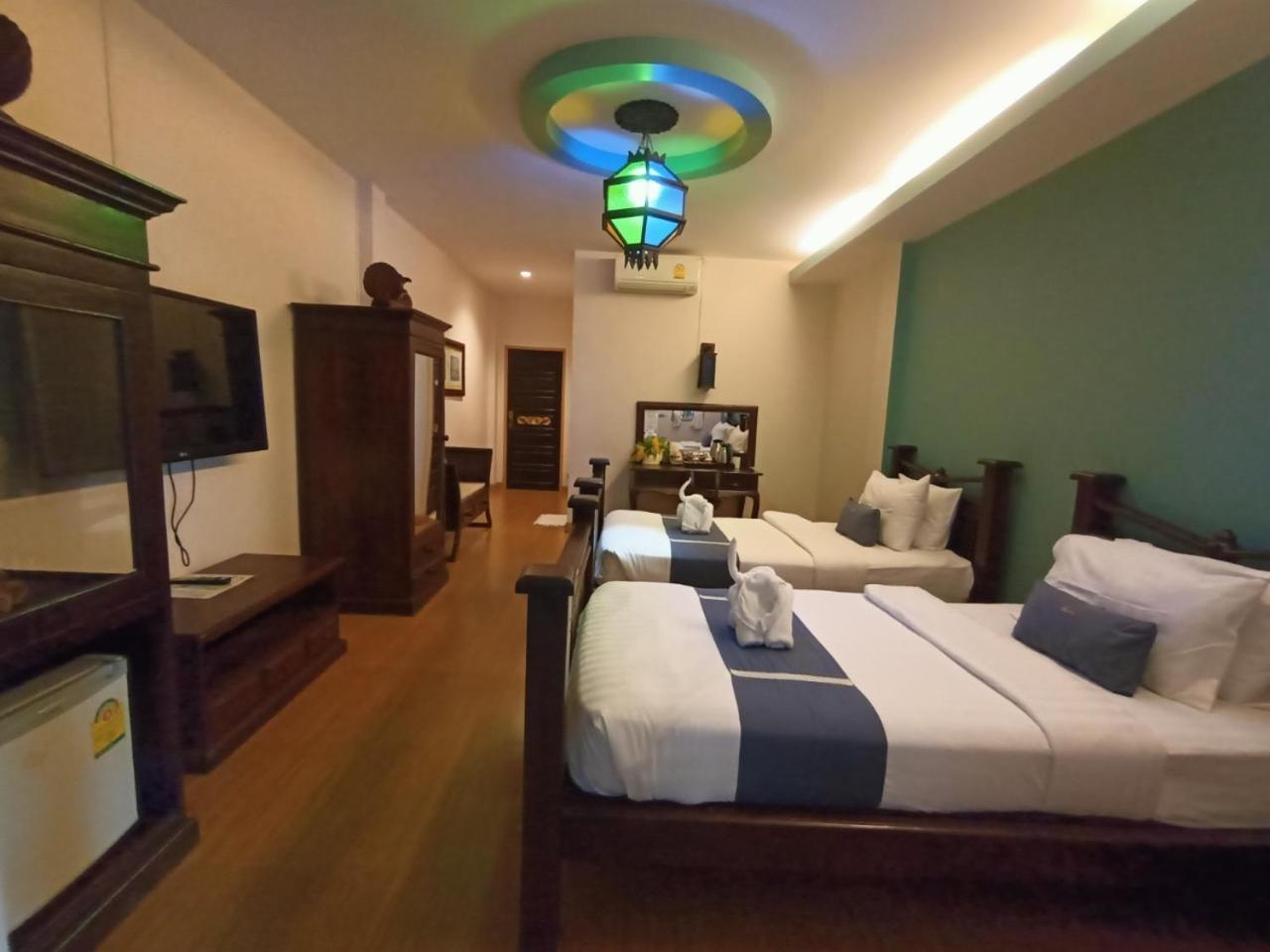 P.Paradise Hotel