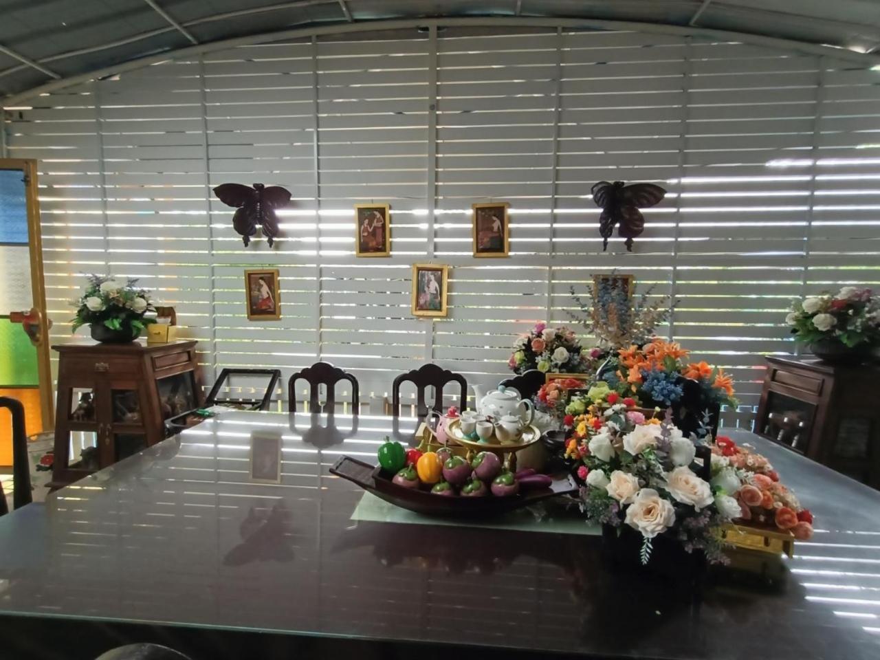 P.Paradise Hotel