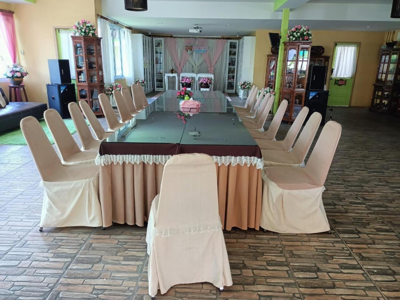 P.Paradise Hotel