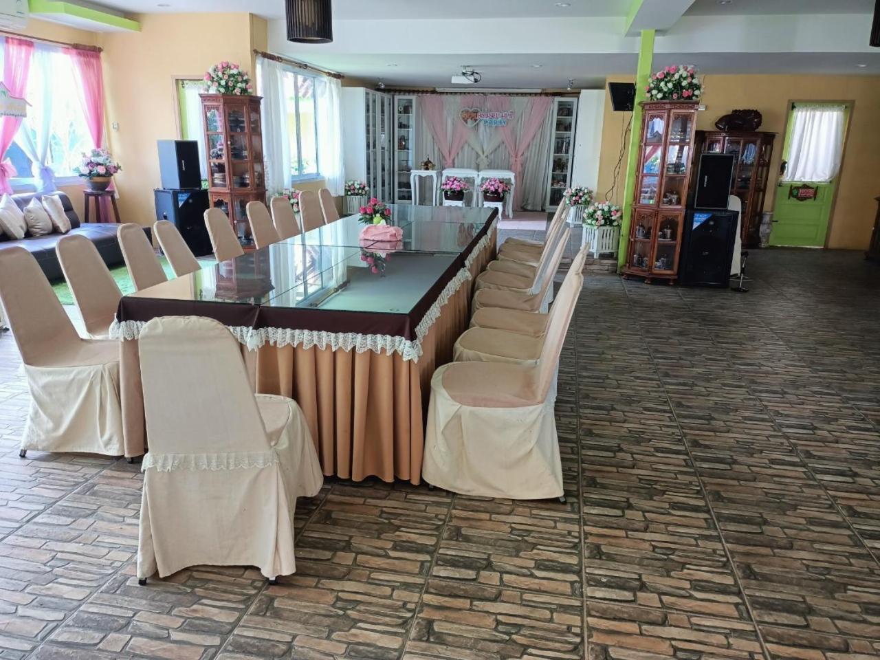 P.Paradise Hotel