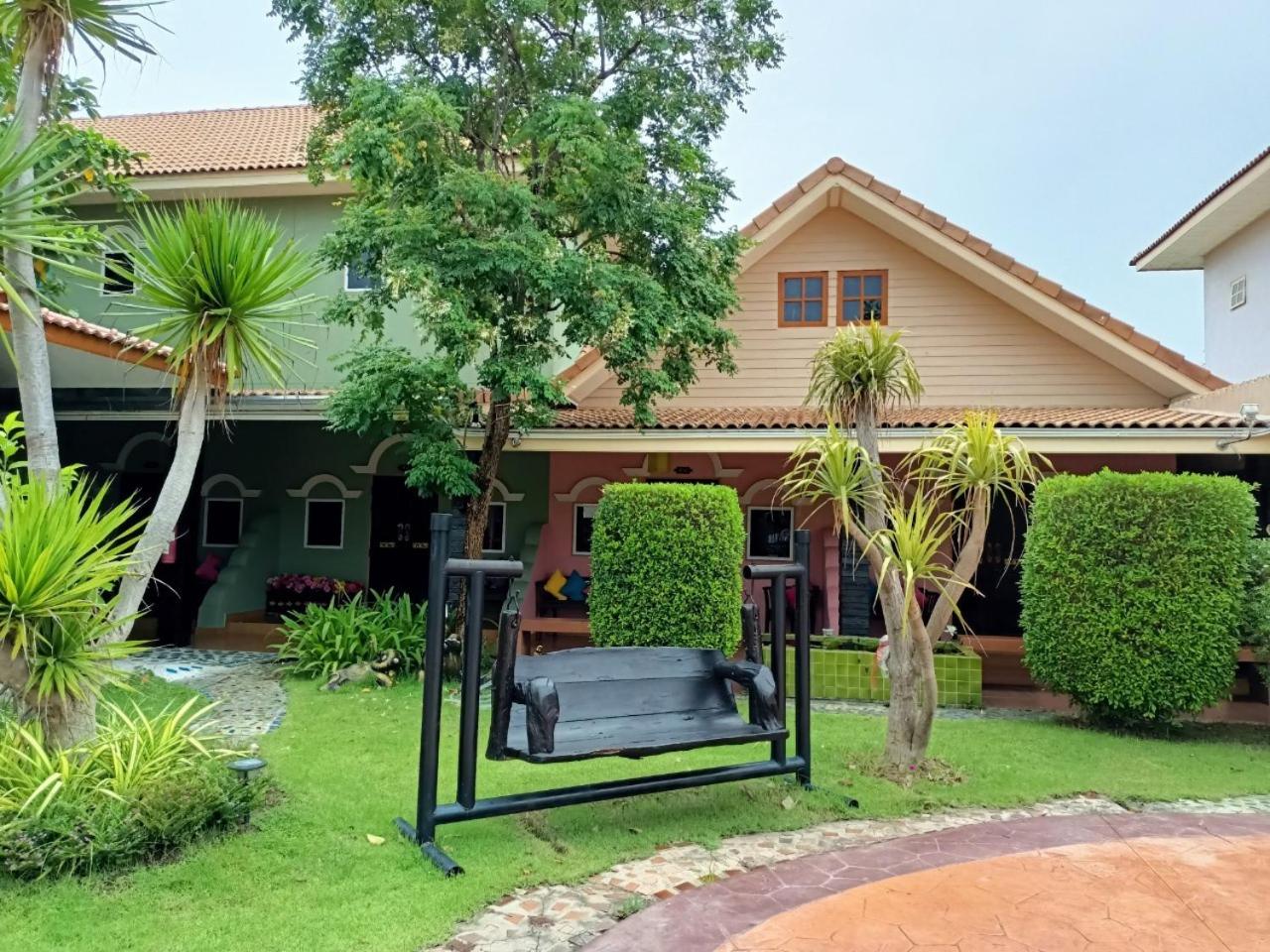 P.Paradise Hotel