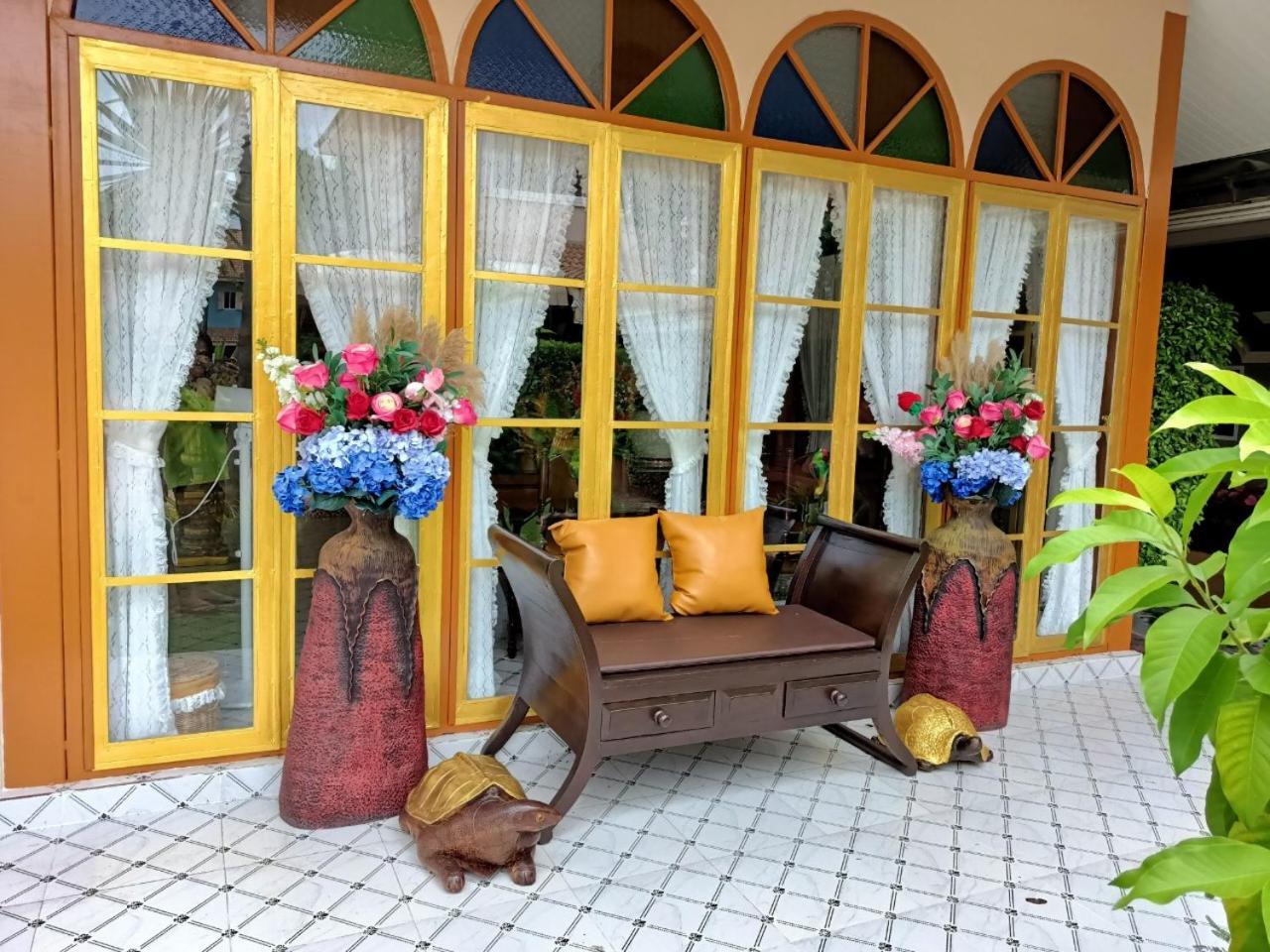 P.Paradise Hotel