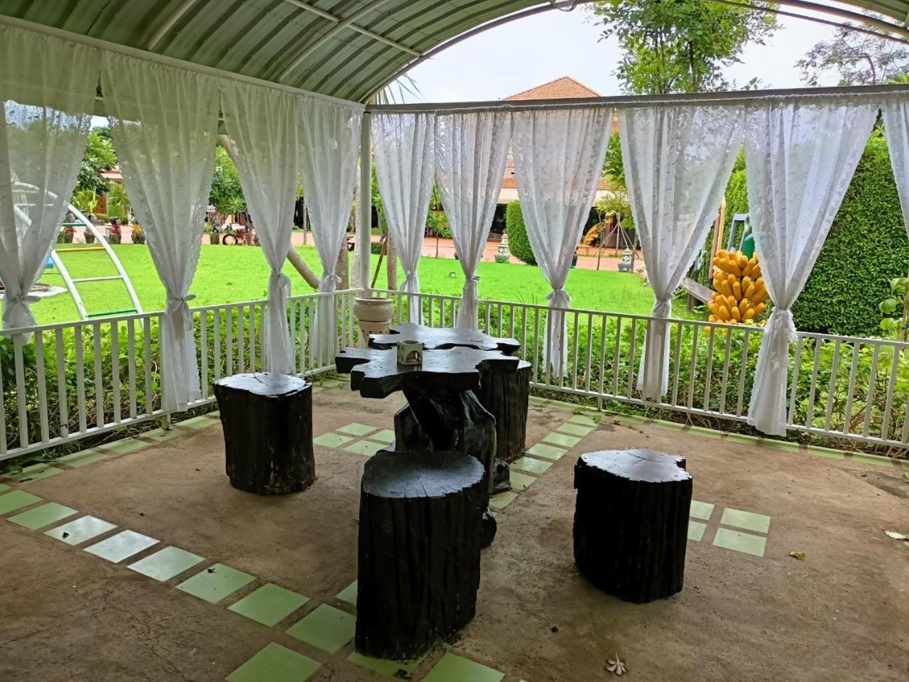 P.Paradise Hotel