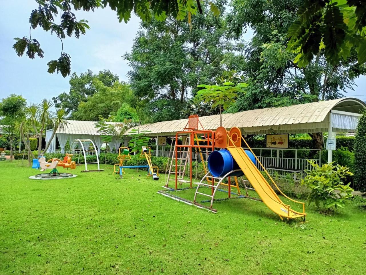 P.Paradise Hotel