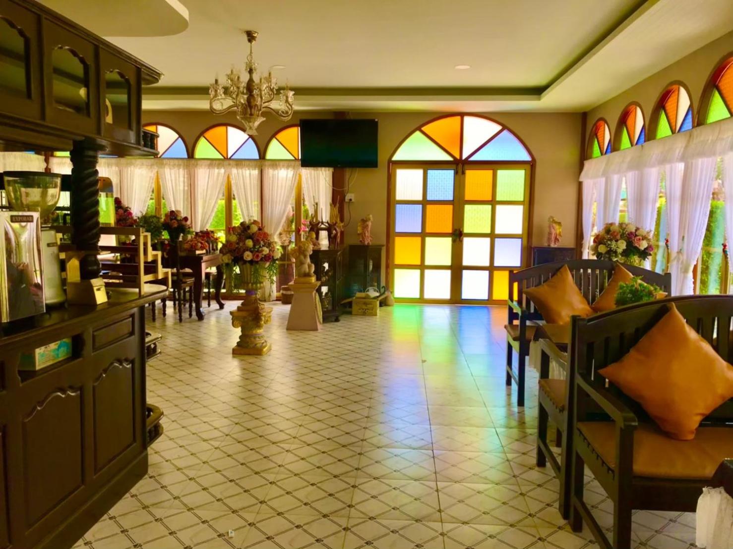 P.Paradise Hotel