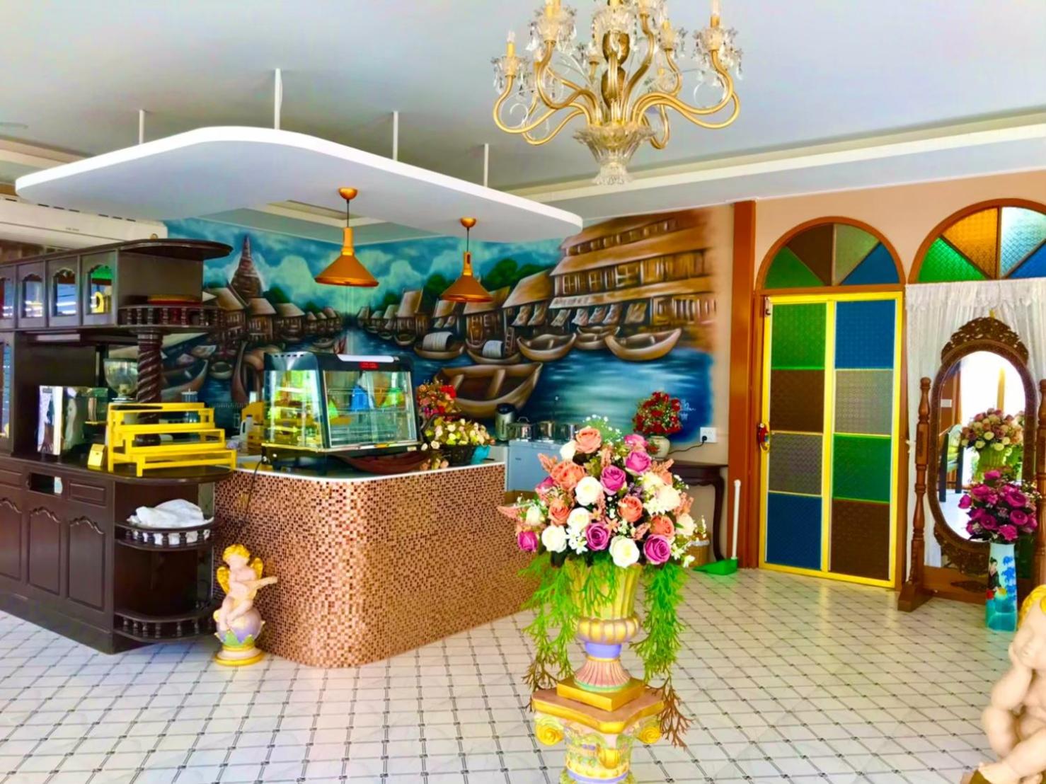 P.Paradise Hotel