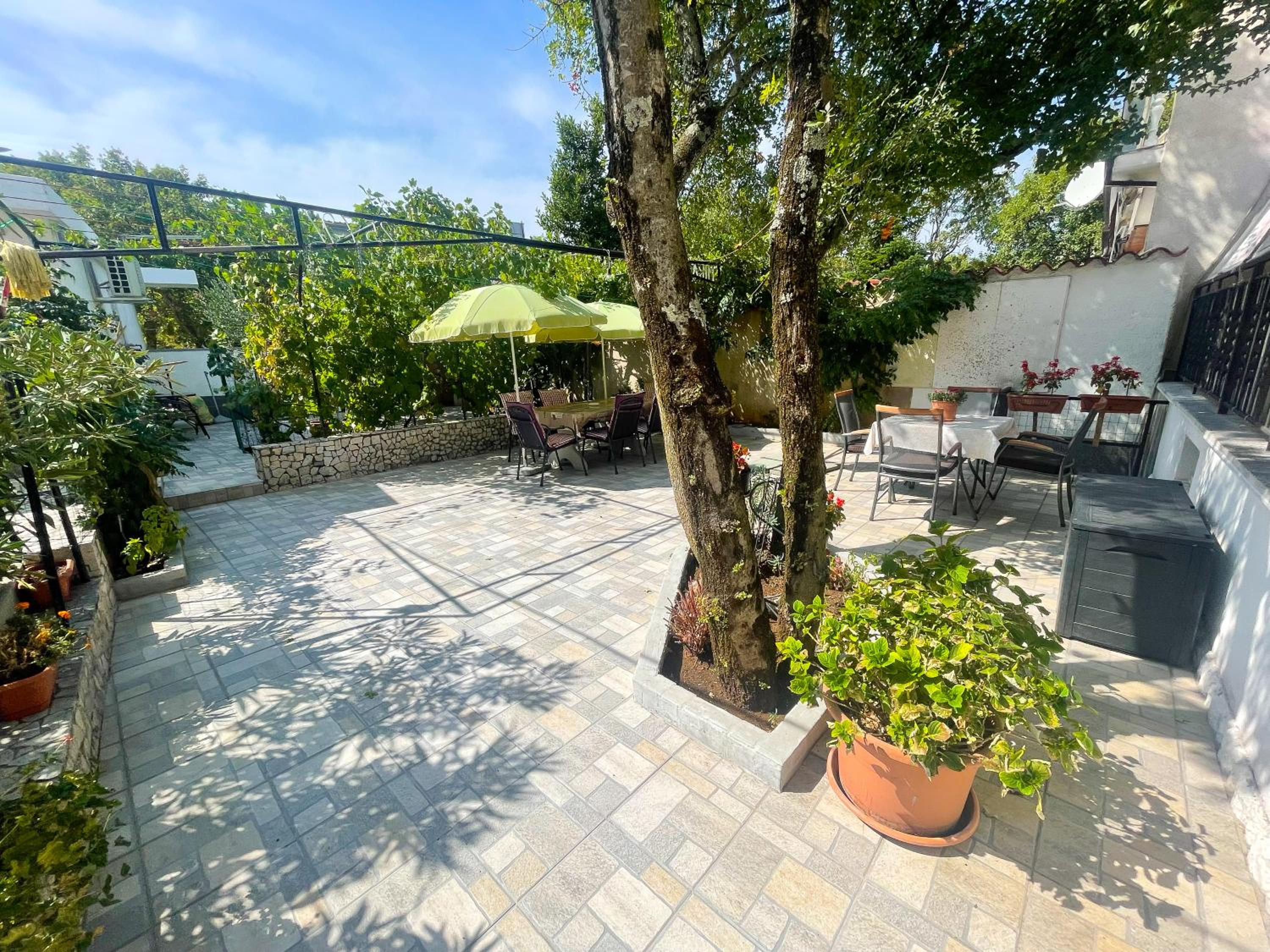 Apartmani Kristina view 2