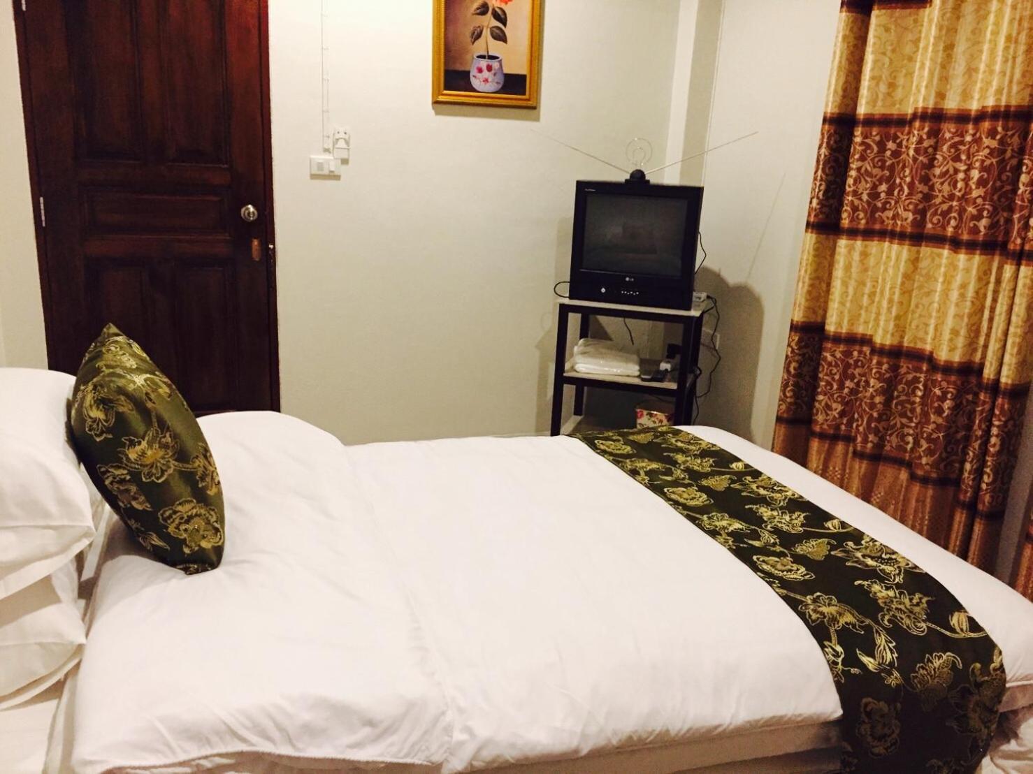 Apinsaya House
