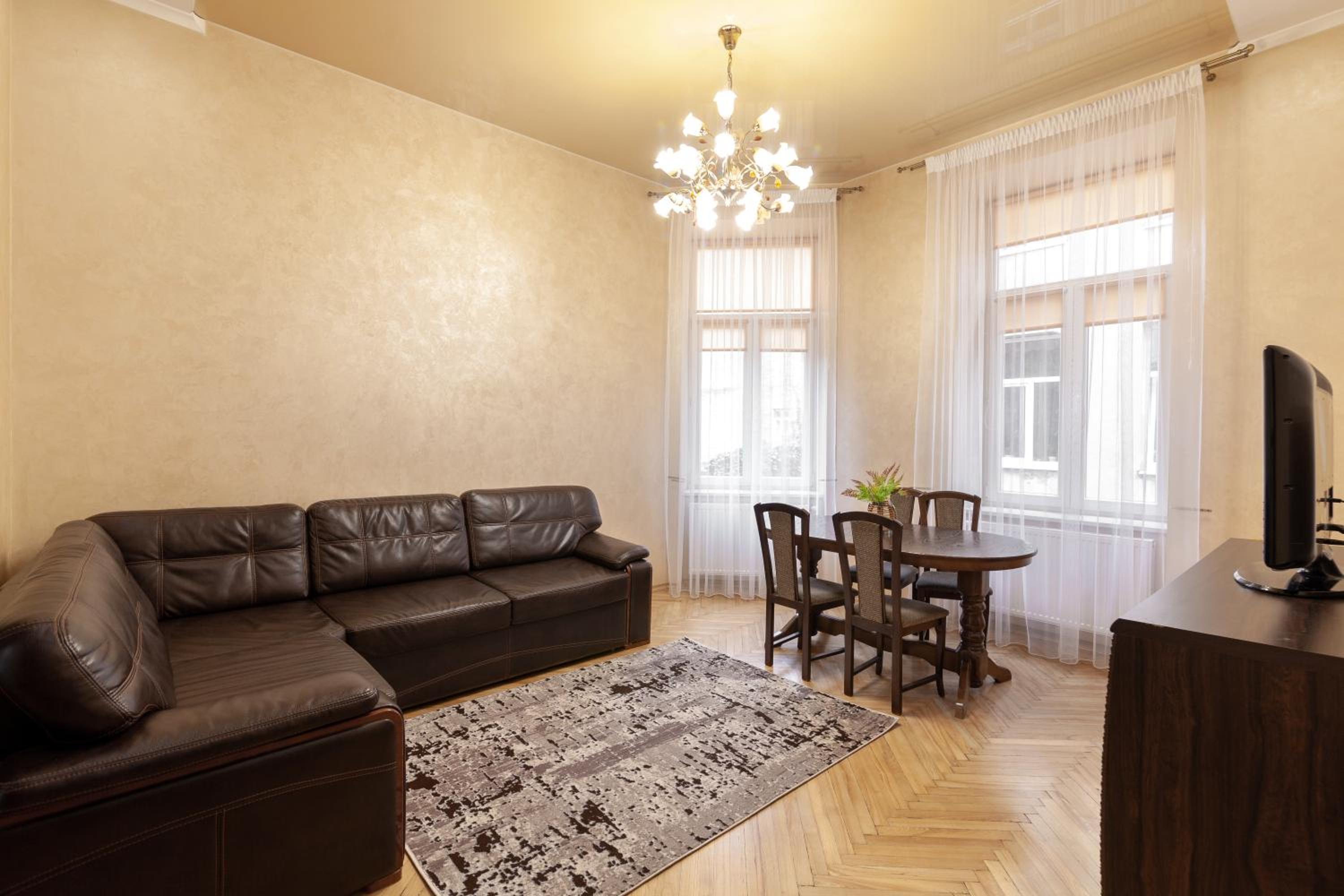 Alfa Apartments Levytskoho view 3