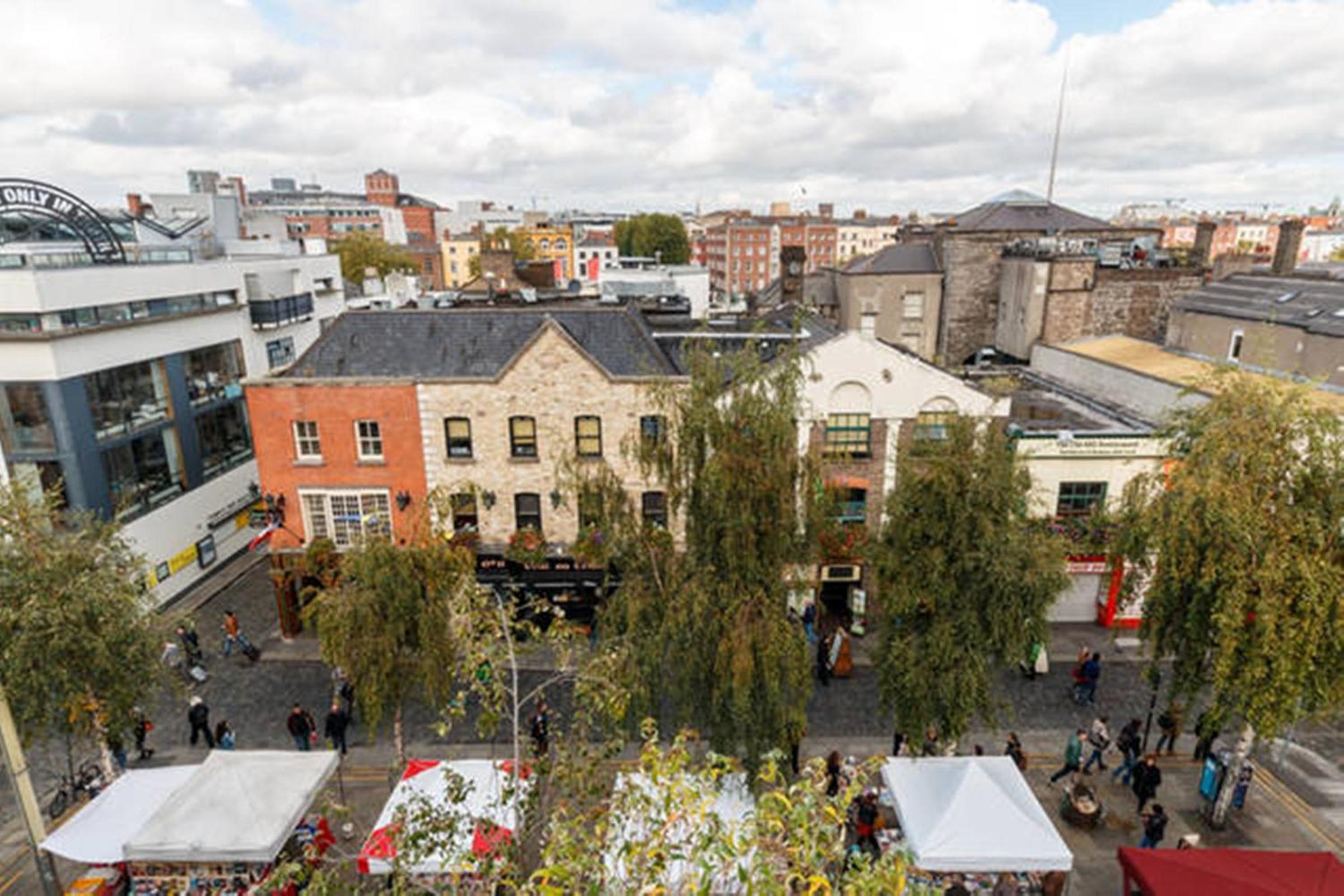 Stylish Soundproof Temple Bar Square