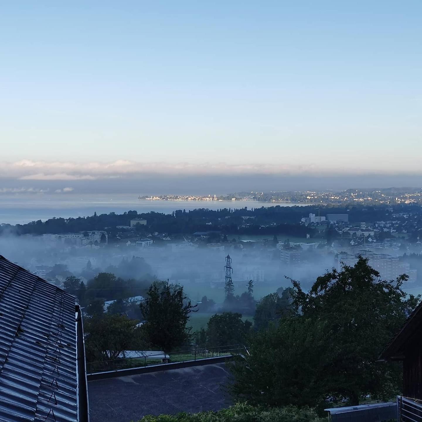 Bauernhaus am Pfänderhang mit Seeblick