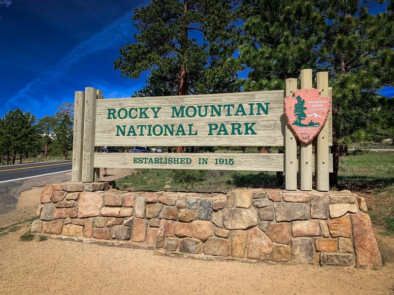 Beautiful Views! Jacuzzi, Indoor Outdoor Fireplace, Steps to Lake Estes - Property Image 27