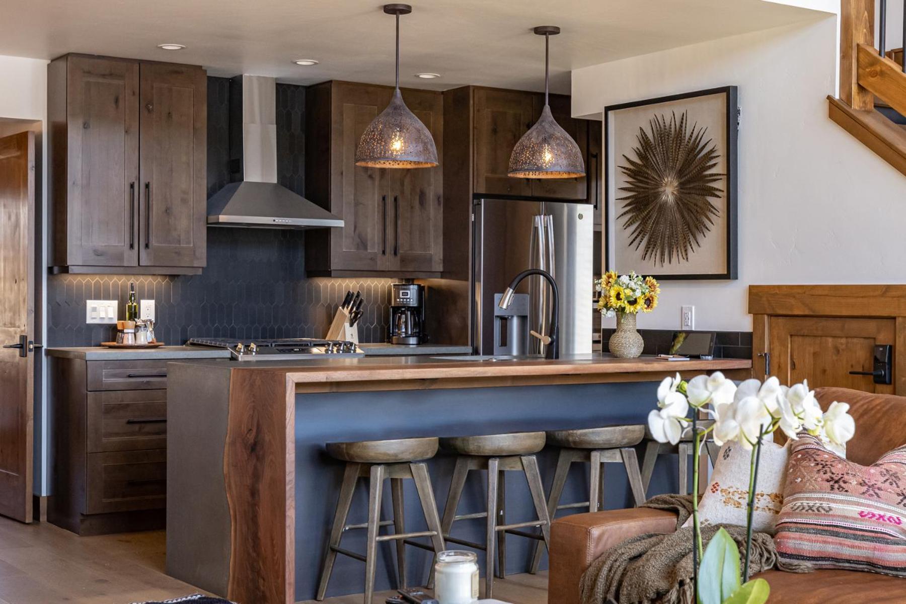 Denver Vacations - Chic Lakefront Cabin - Unbeatable Views! Jacuzzi, Two Patios, Indoor Outdoor Fireplace - Property Image 1