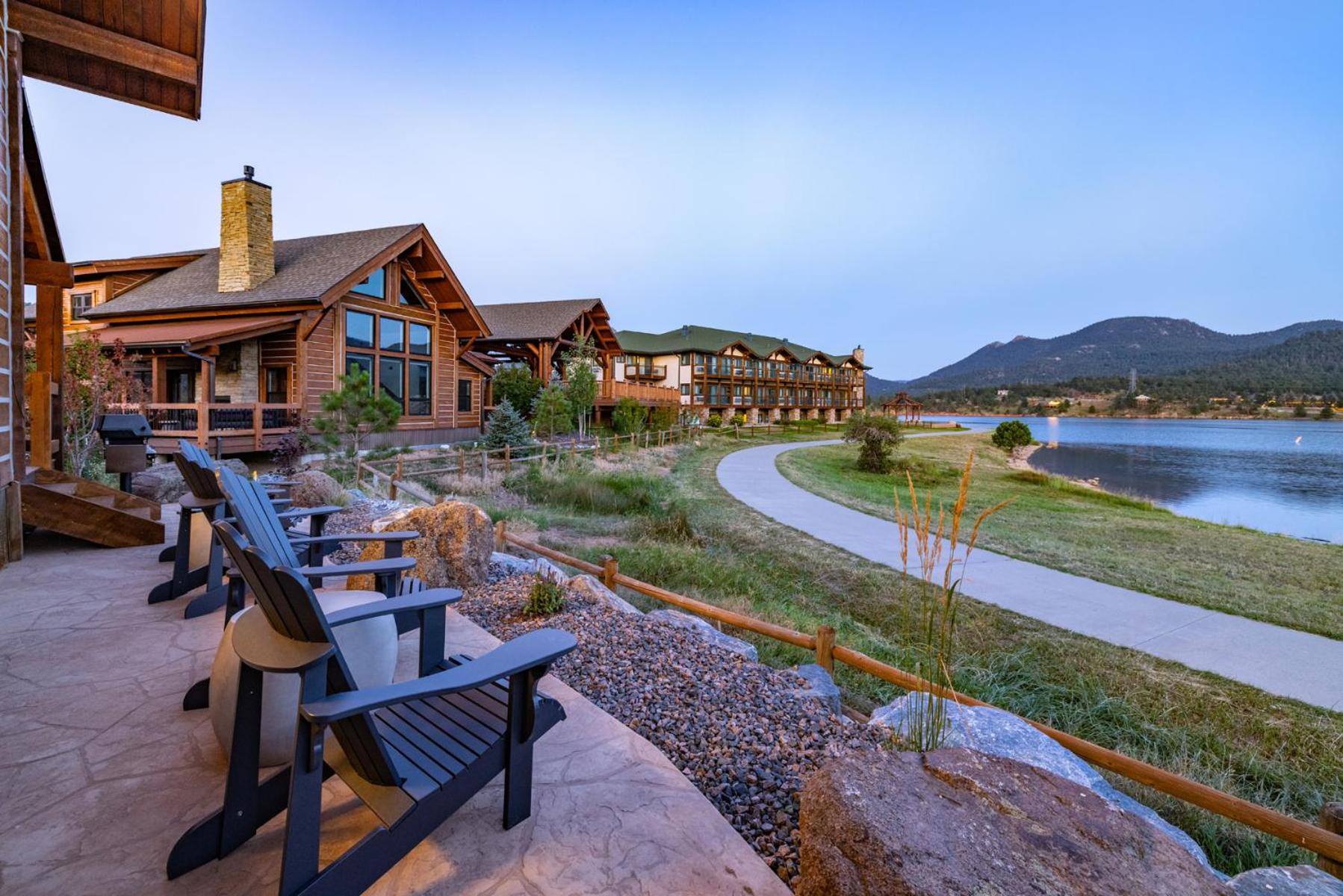 Anglers Paradise - Located on Lake Estes, Fireplace, Two Large Patios, and Private Jacuzzi view 3