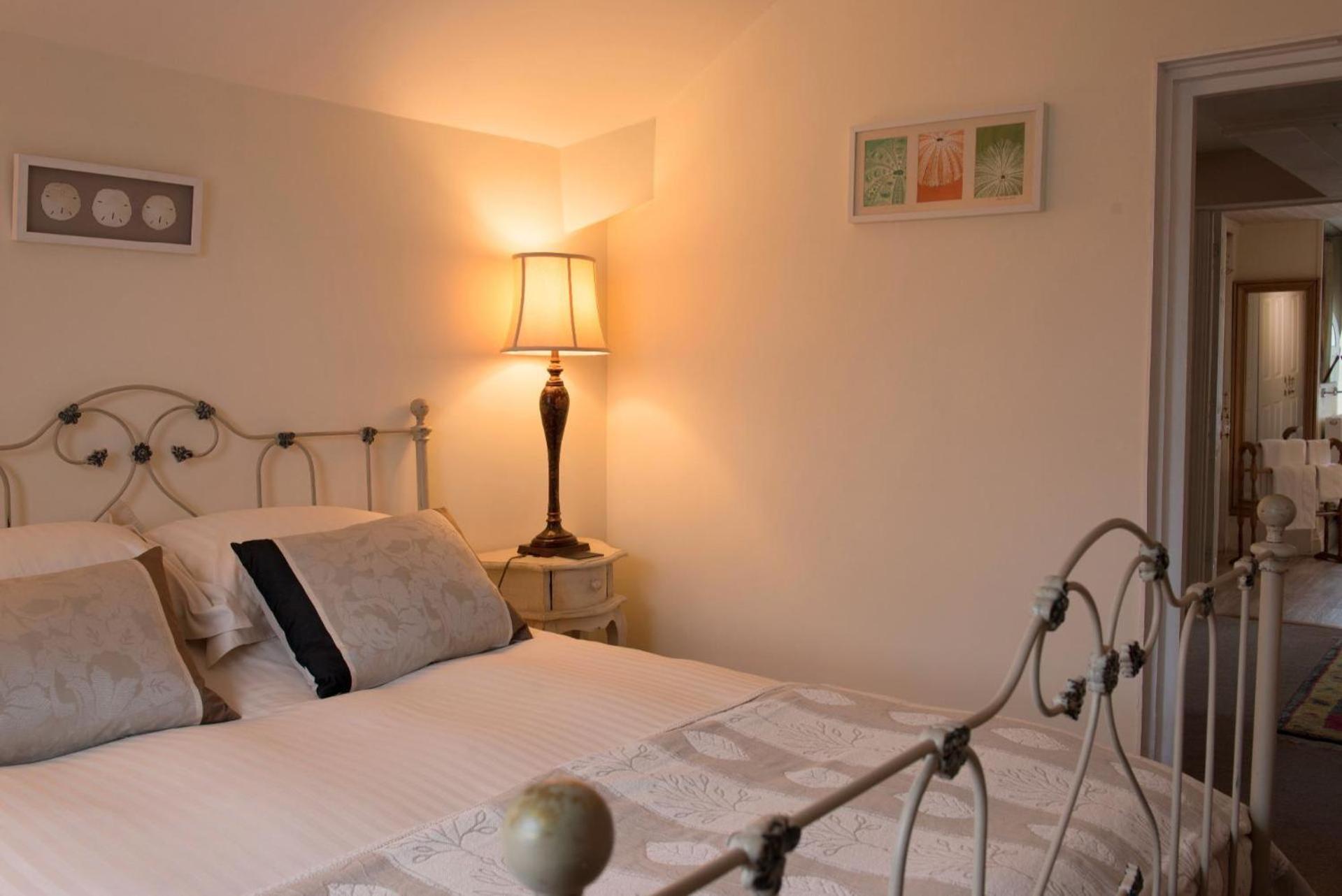 Ascot House Hotel