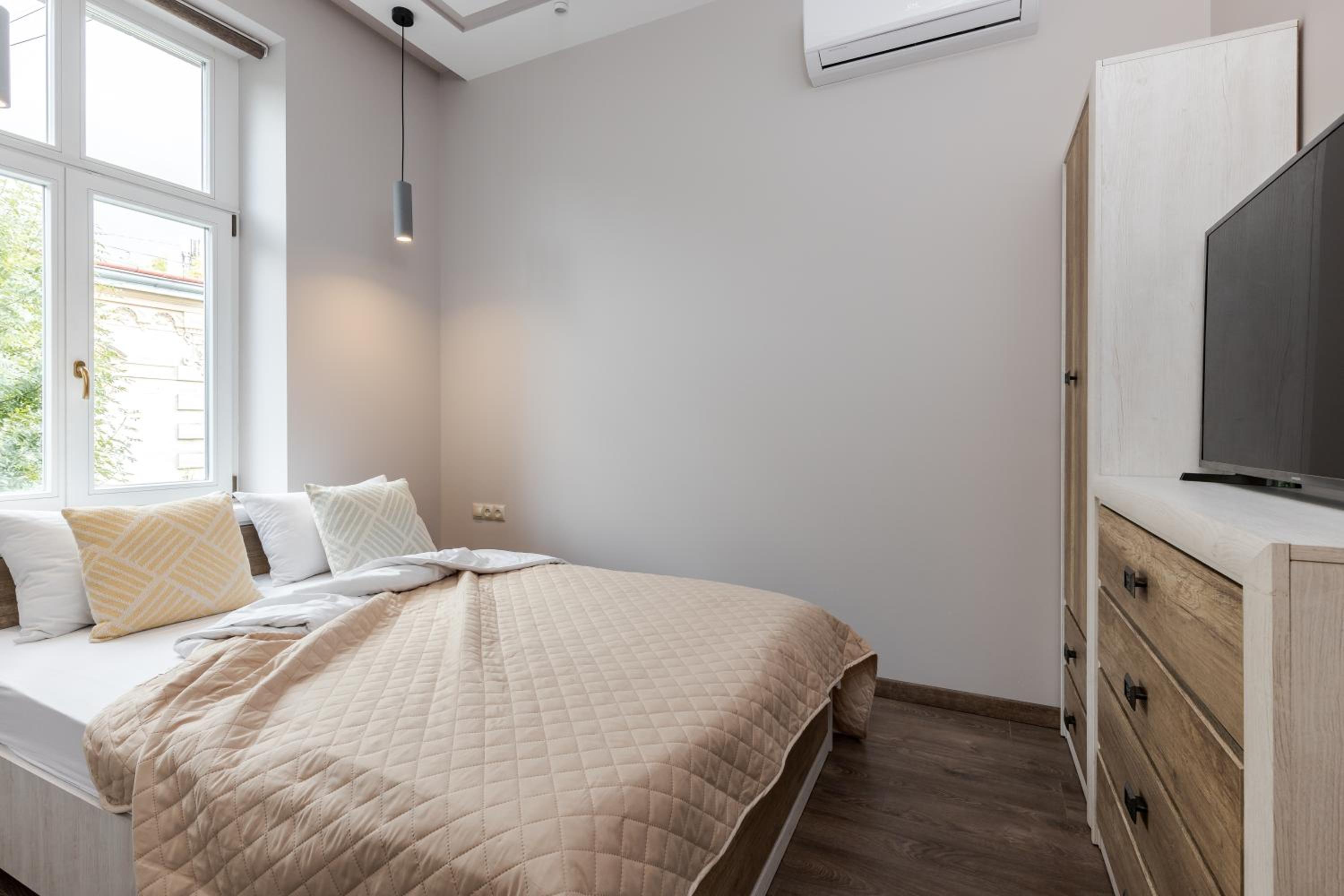InshiApartments on Kovzhuna str view 5