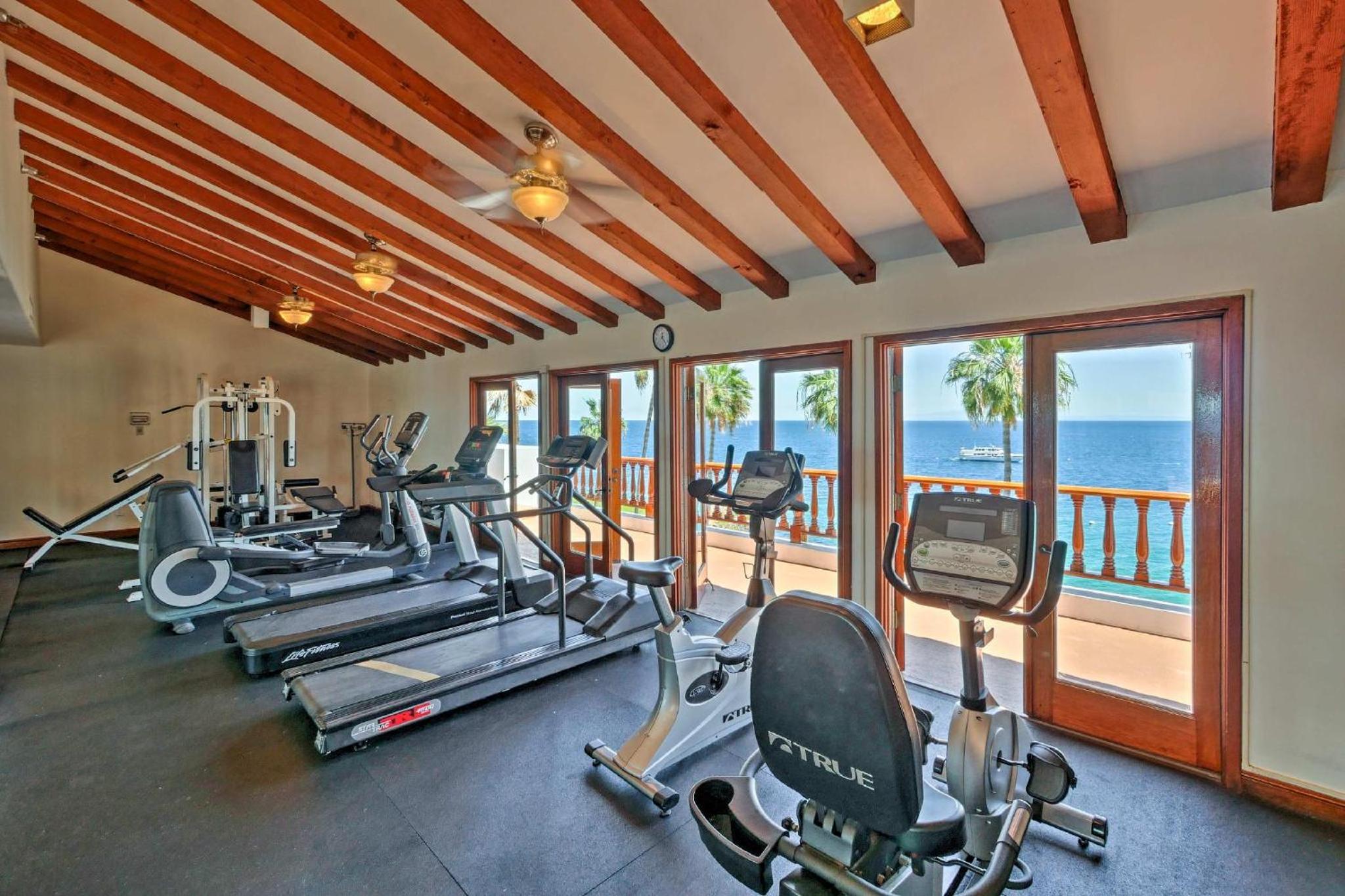 Gorgeous Oceanfront villa with panoramic views